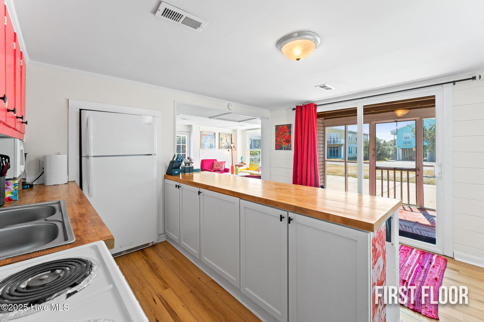 100532124 | Photo 21