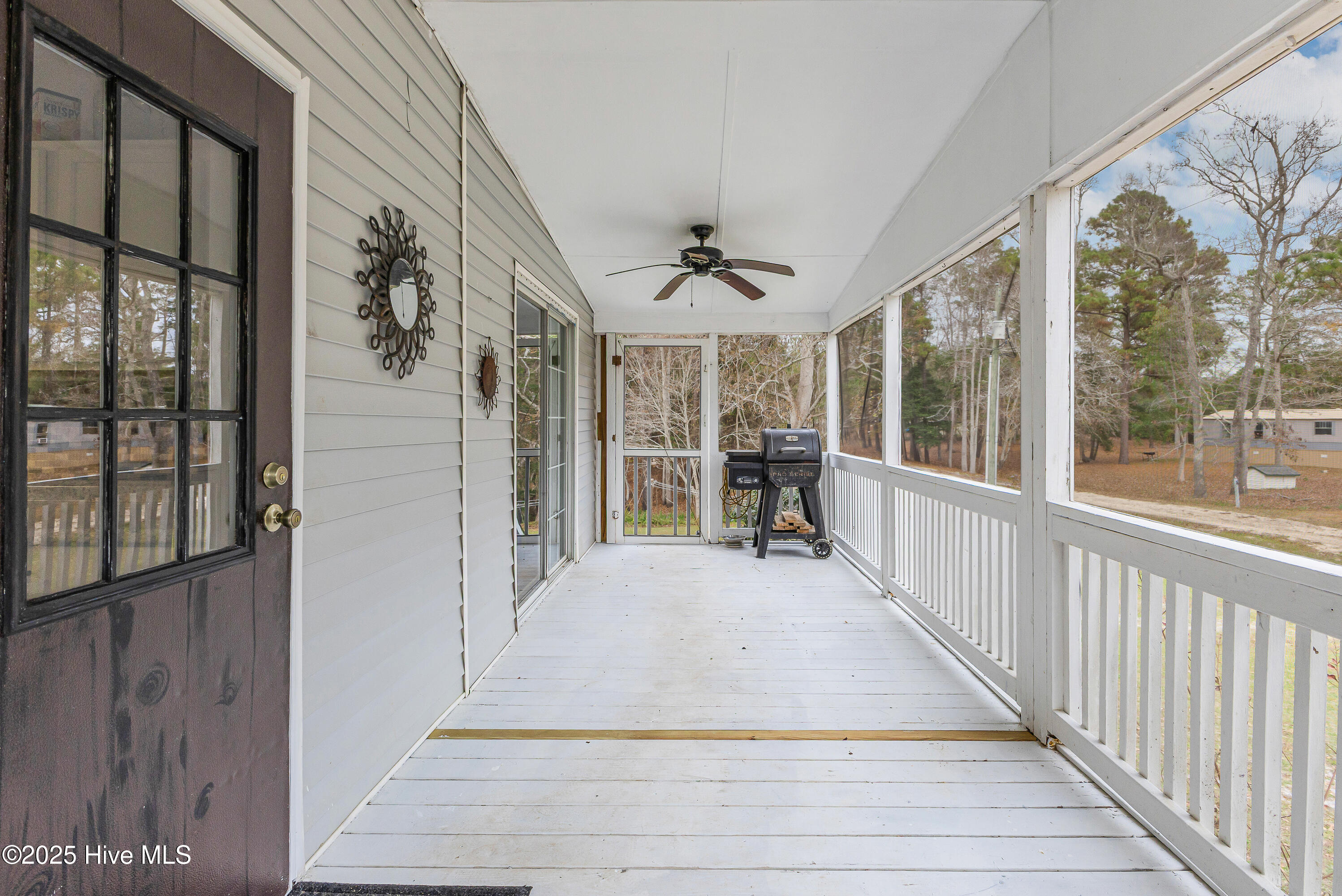 100543830 | Photo 13