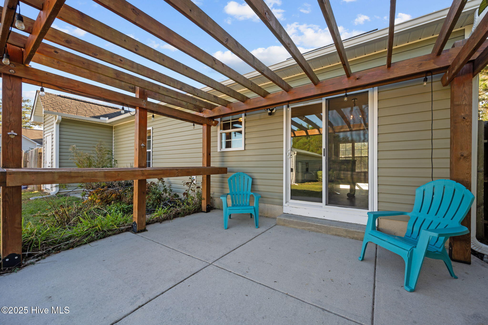 100540961 | Photo 14