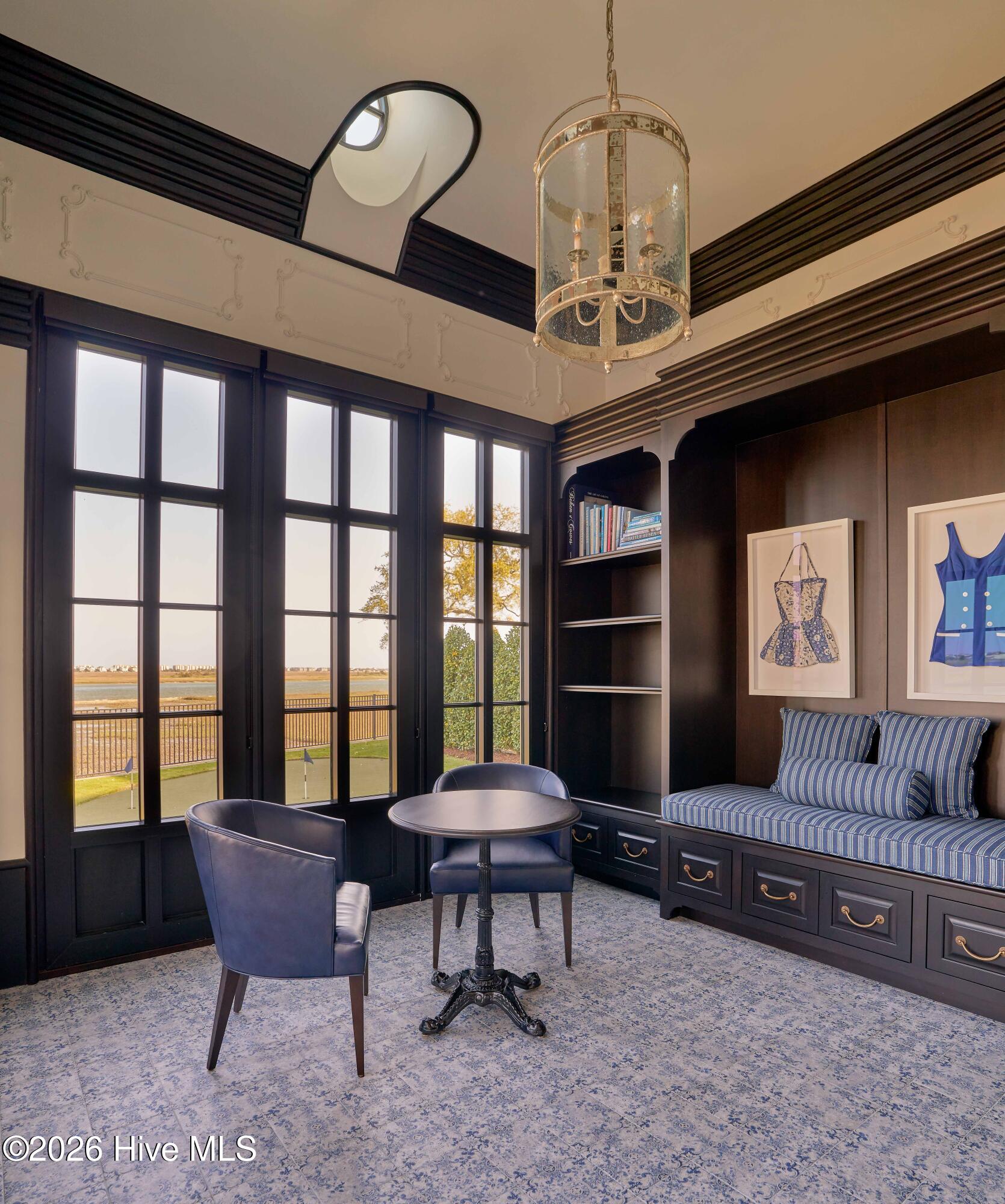 100569177 | Photo 38