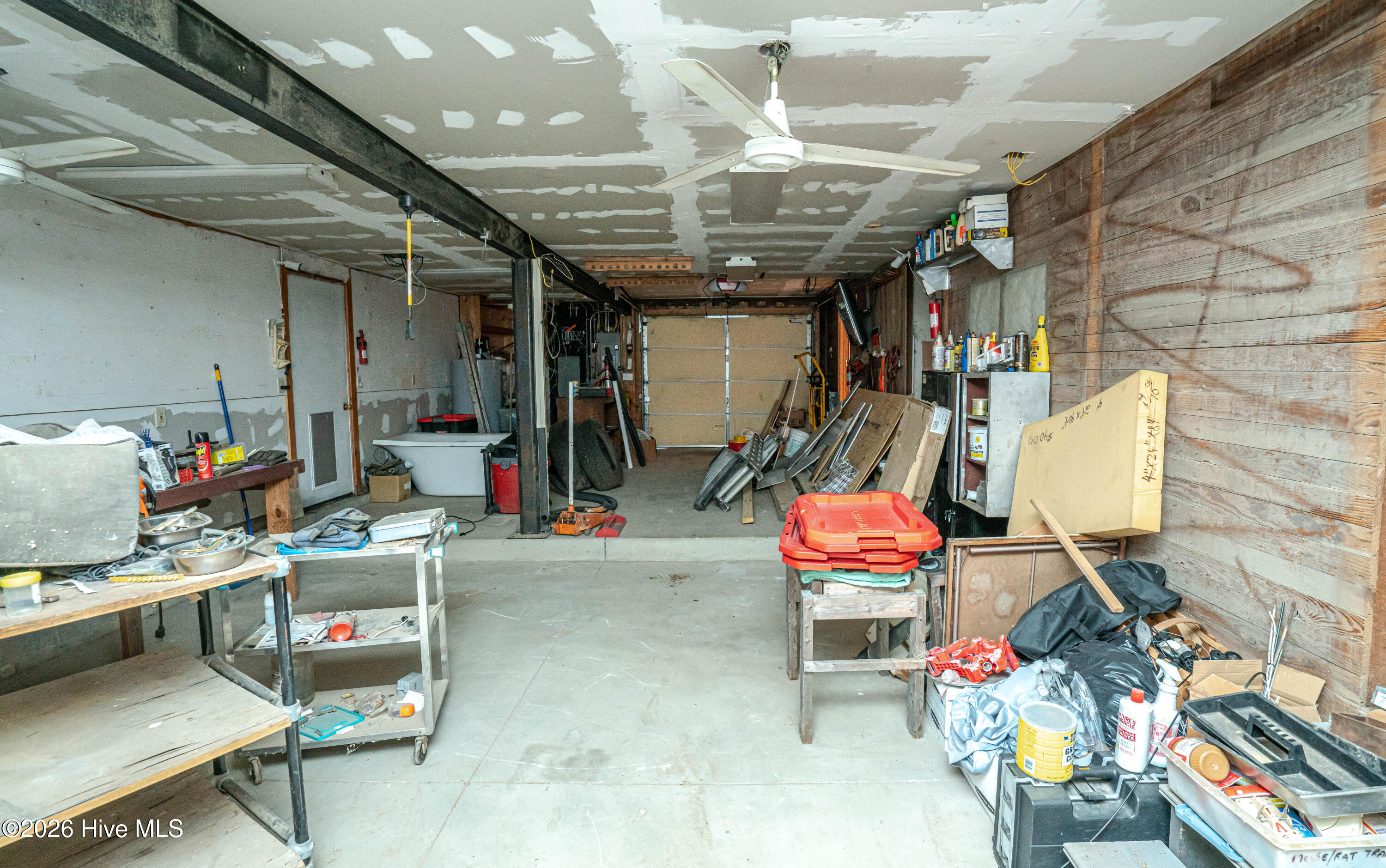 100549840 | Photo 25