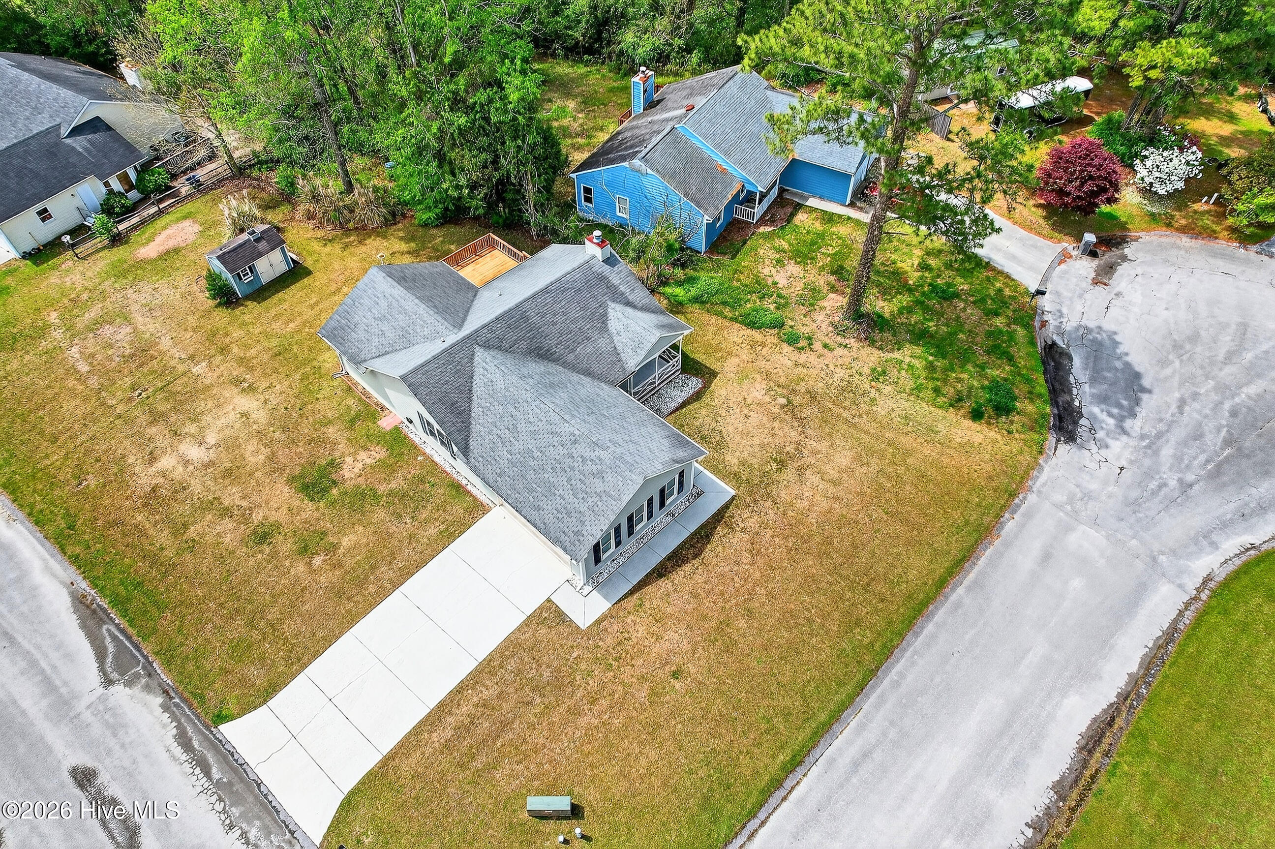 100565392 | Photo 32