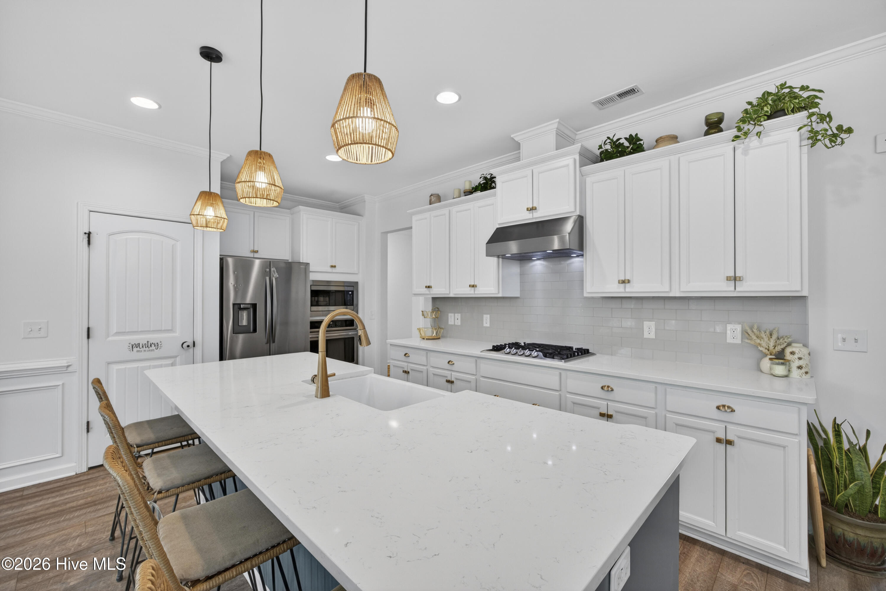 100567368 | Photo 22