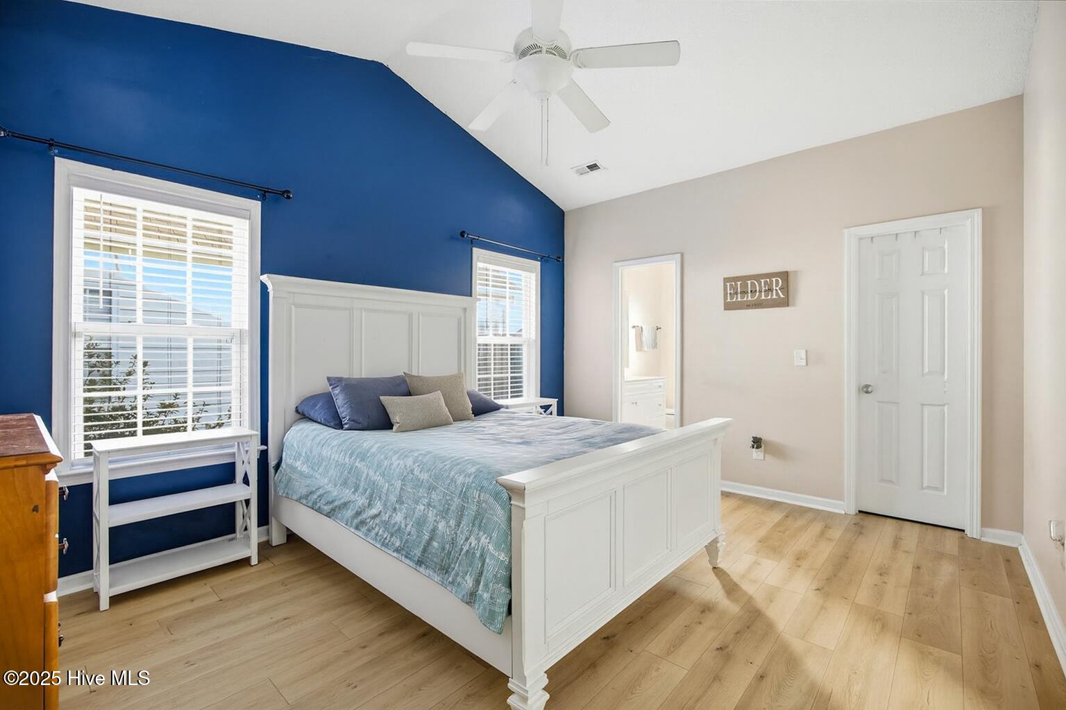 100542002 | Photo 10