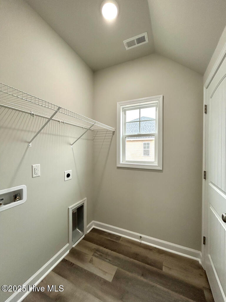 100538843 | Photo 12