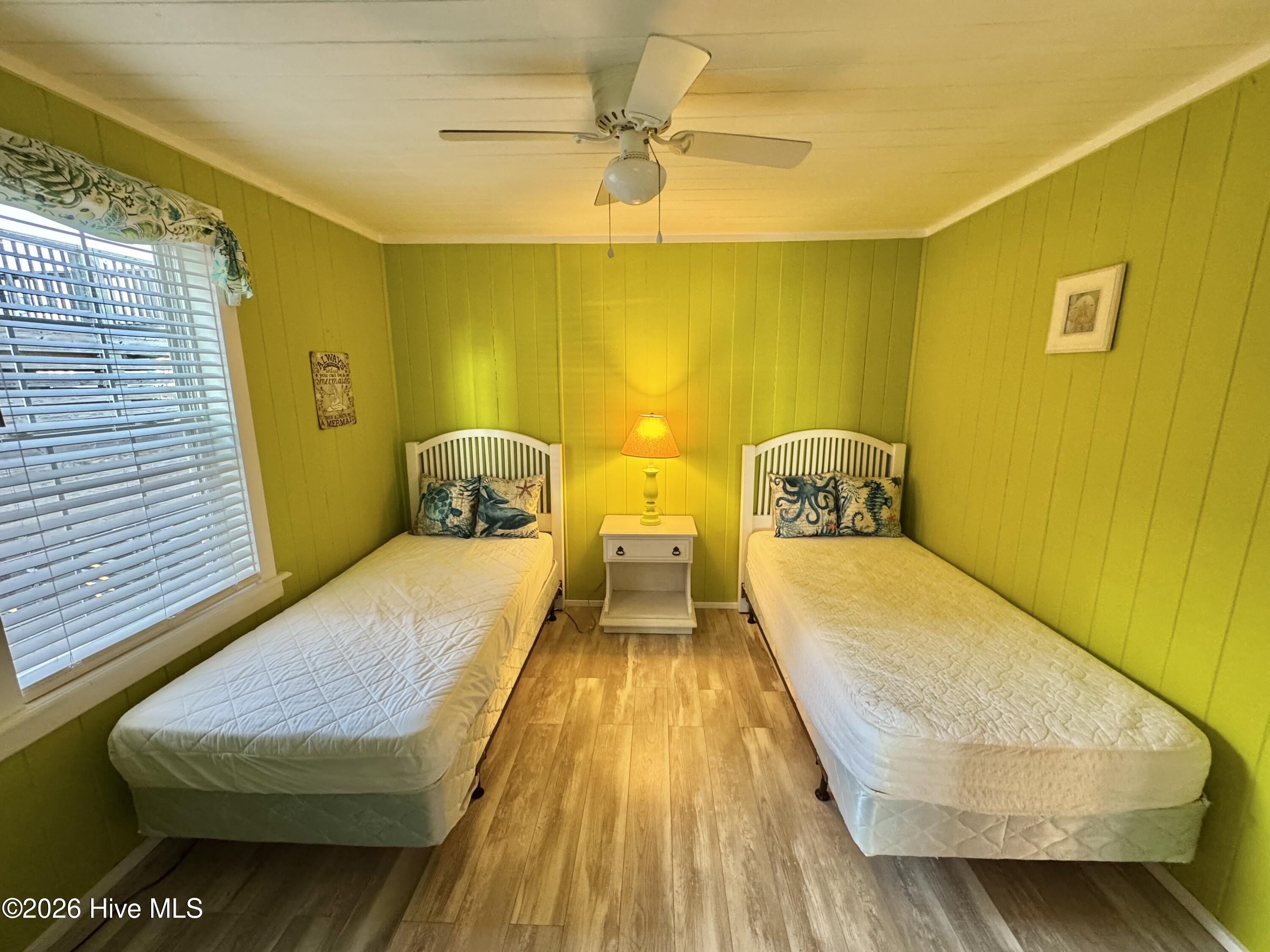 100548859 | Photo 14