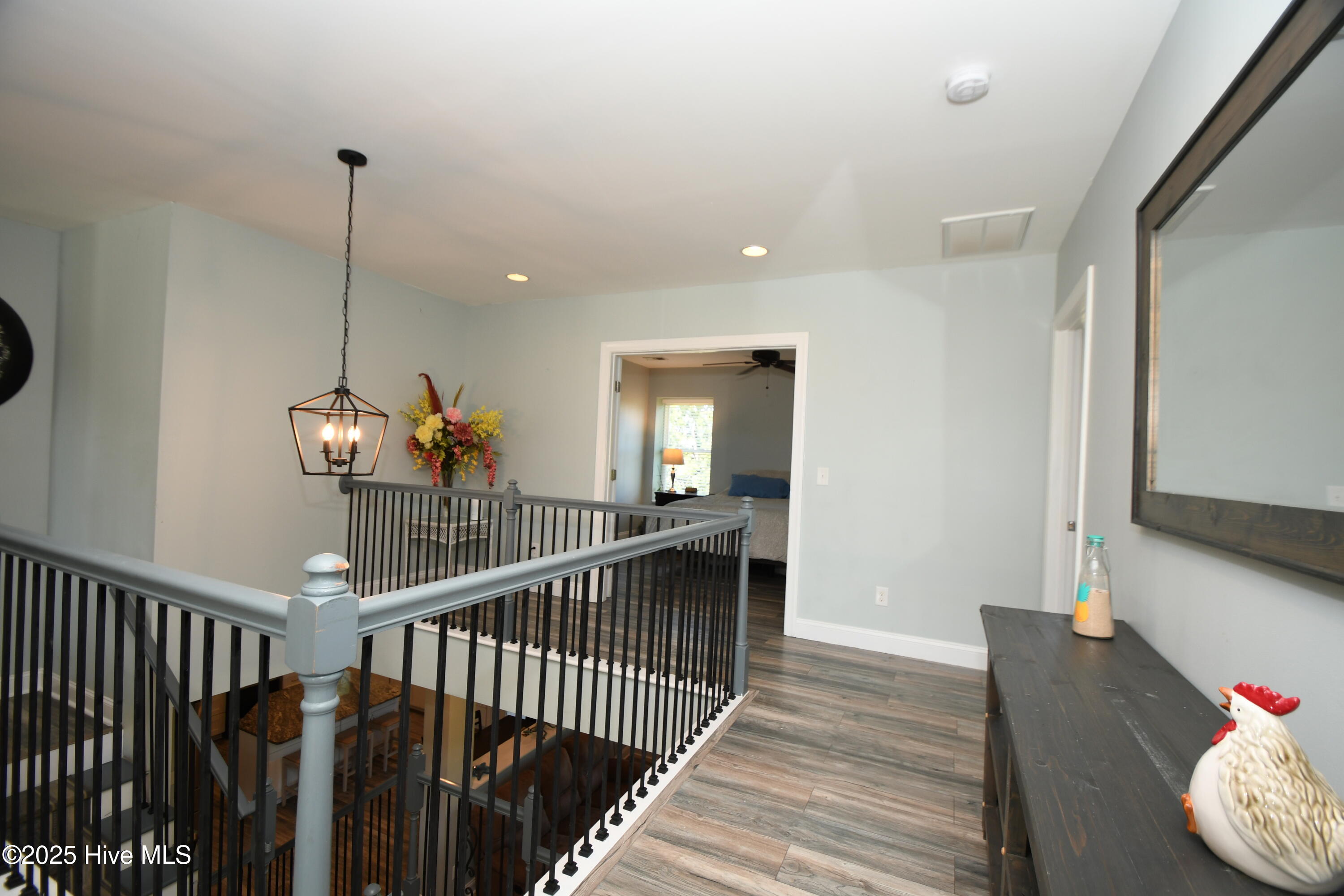 100537590 | Photo 23