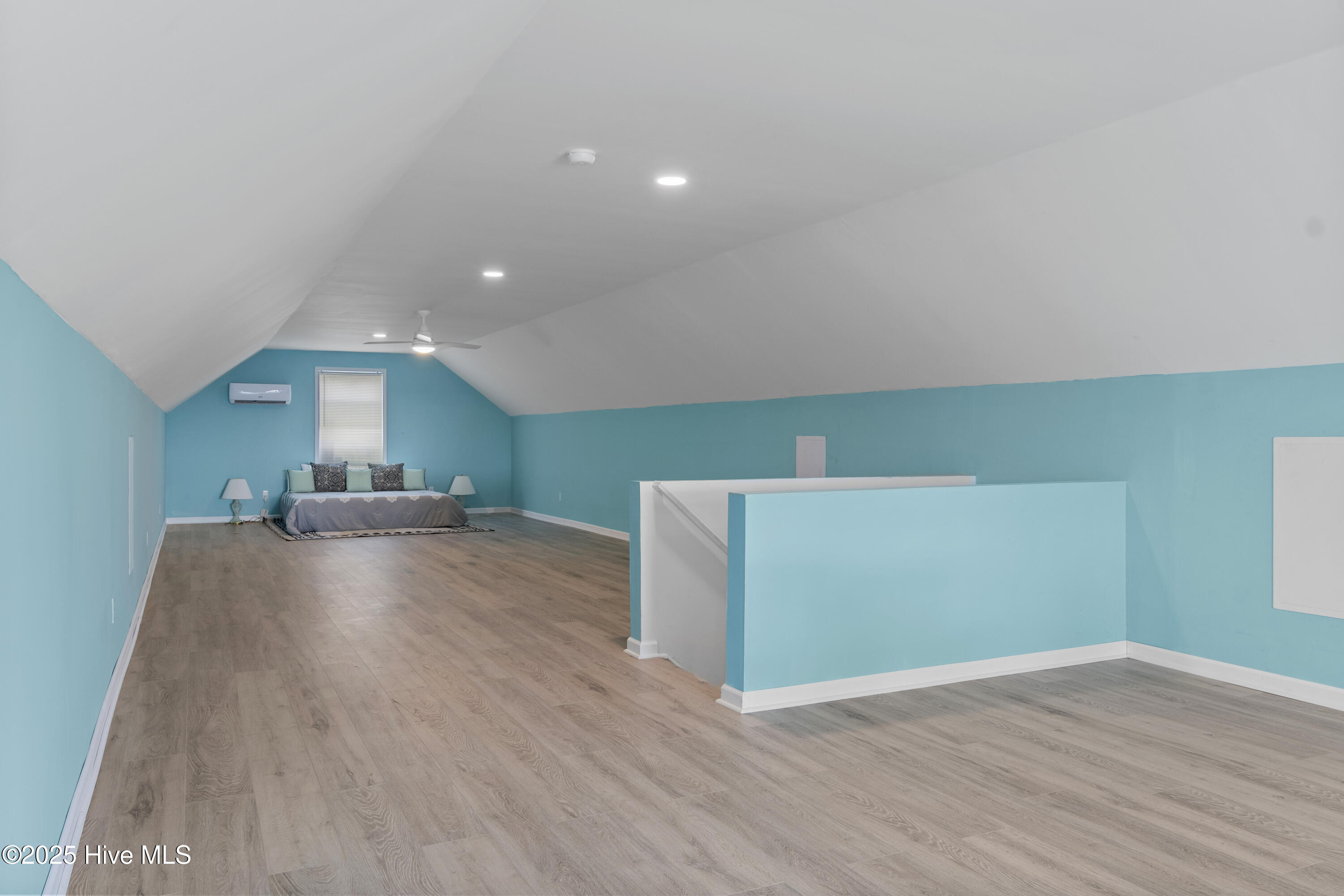 100520173 | Photo 43