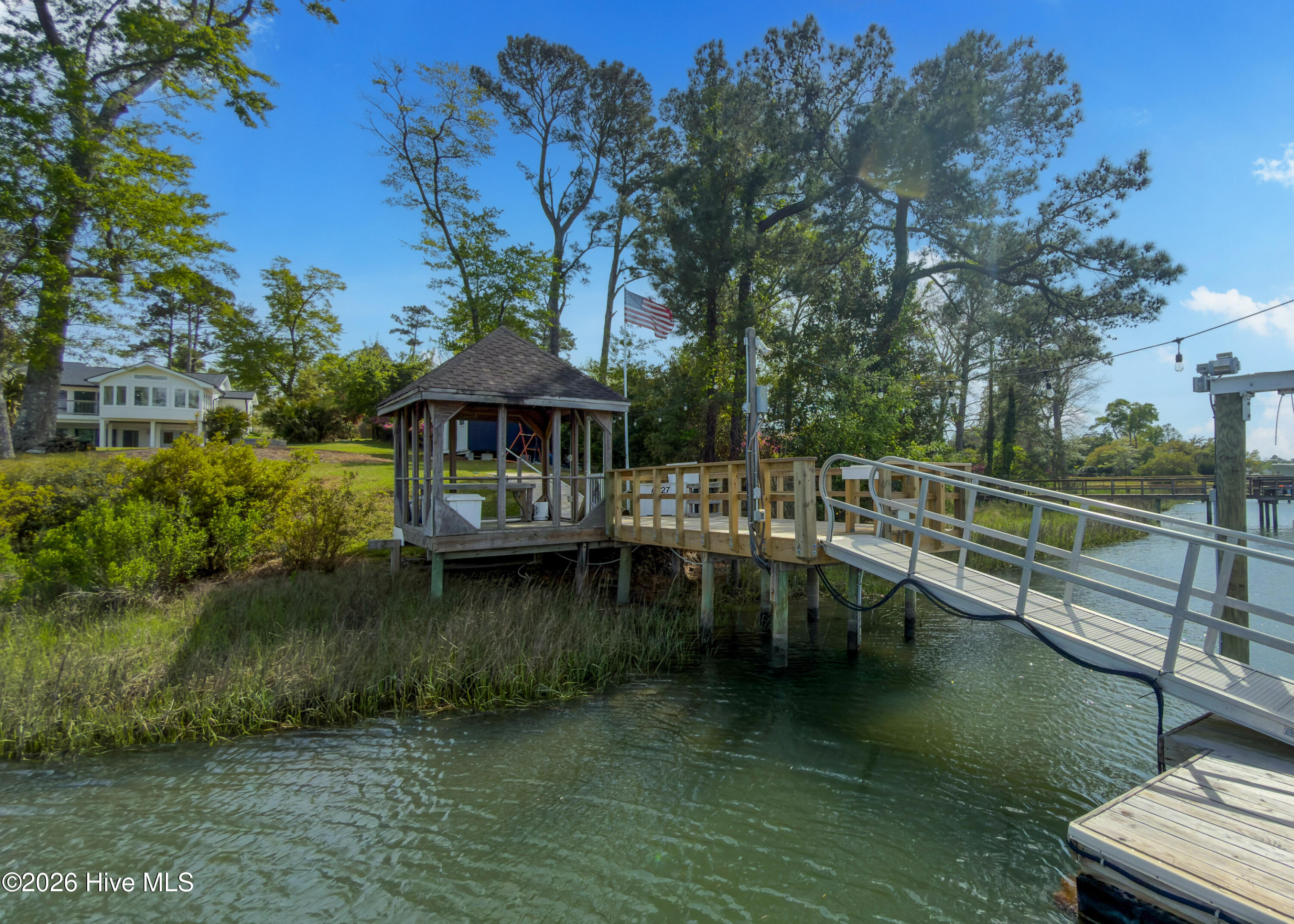 100556349 | Photo 41