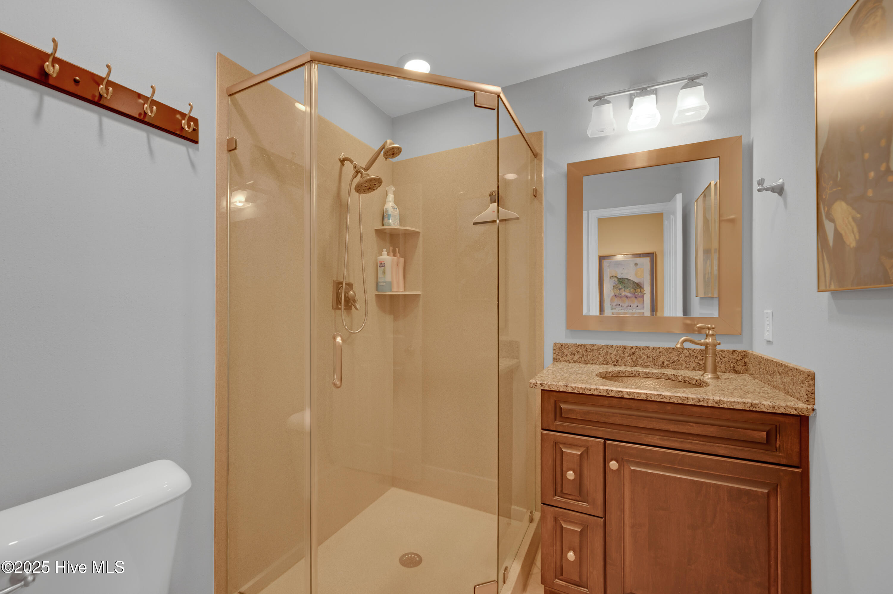 100498545 | Photo 95