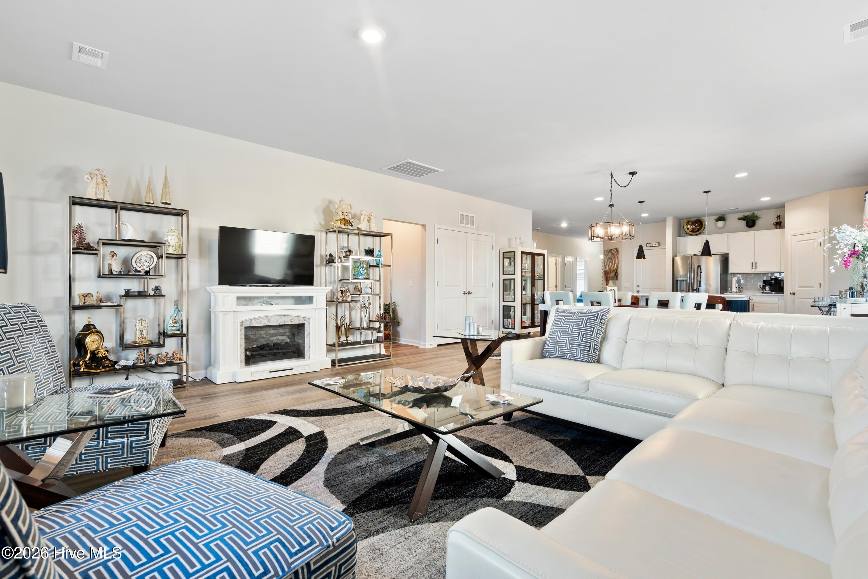 100550634 | Photo 16