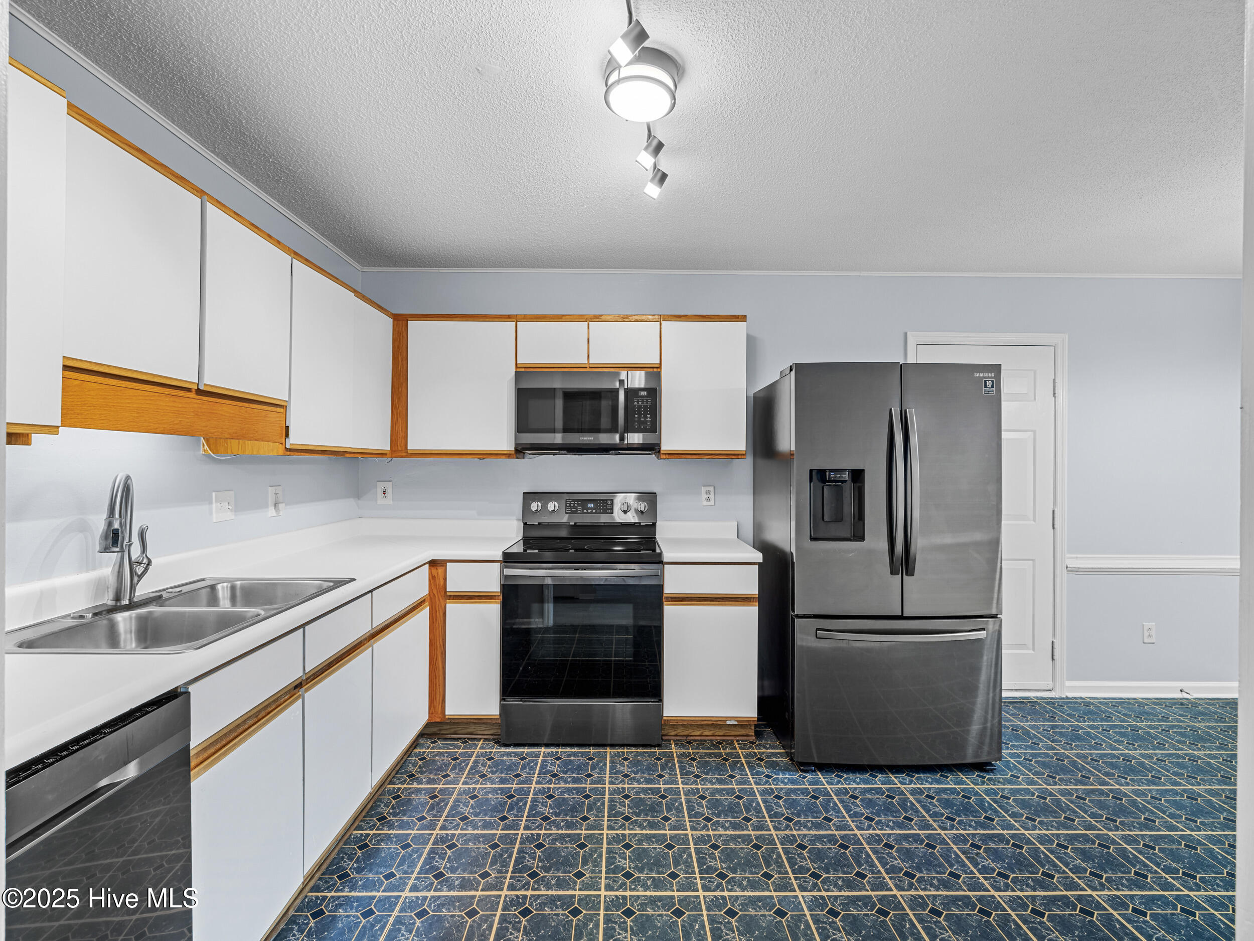 100543442 | Photo 10