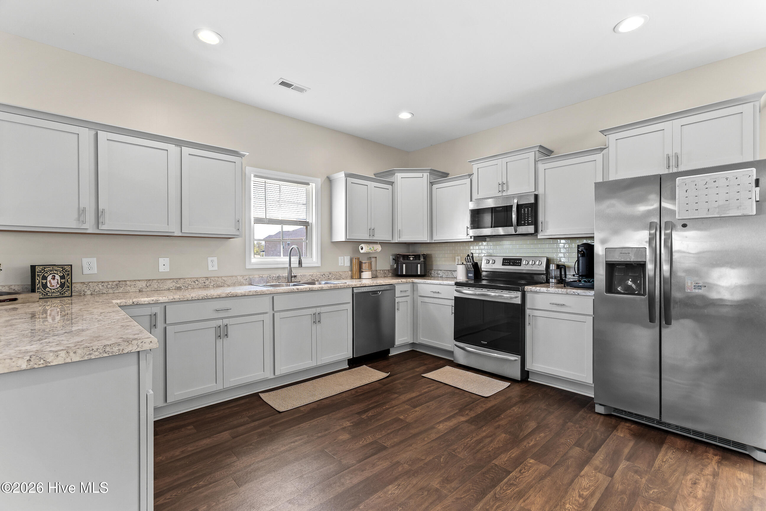 100566263 | Photo 10