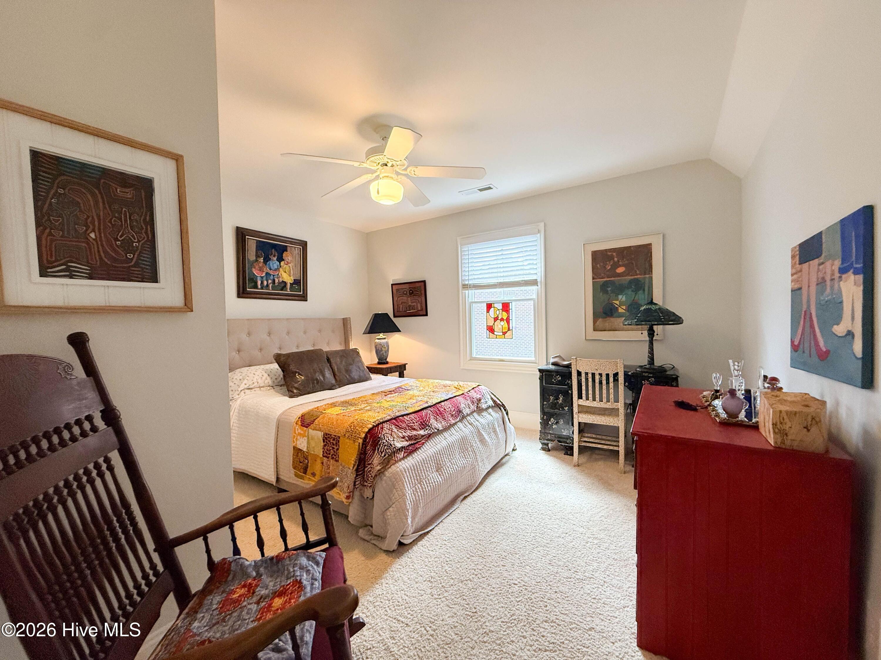 100559415 | Photo 71