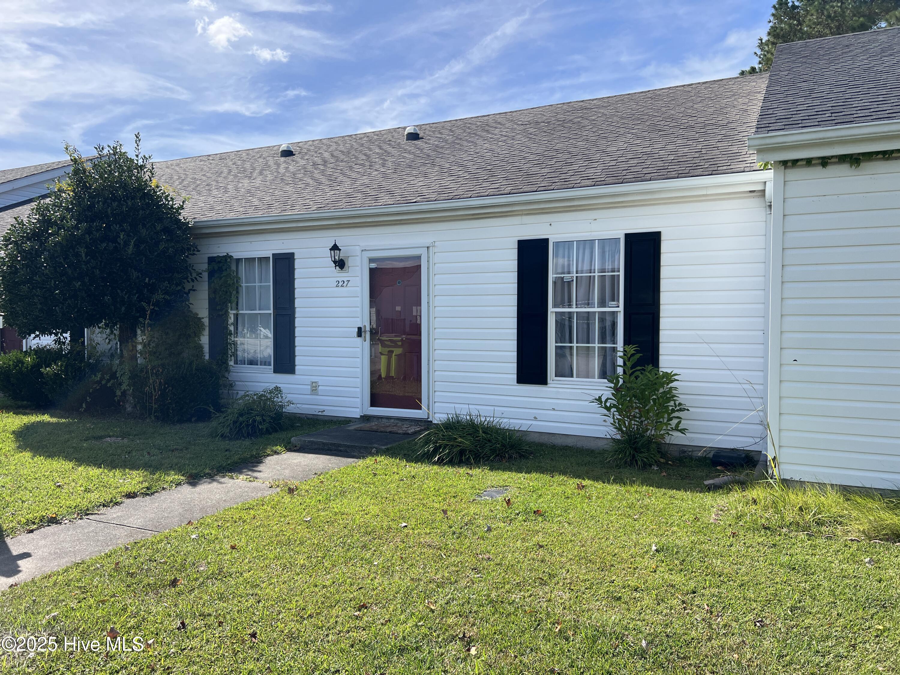 227 John, Havelock, North Carolina, 3 Bedroom Bedrooms, 4 Room Rooms,2 BathroomBathrooms,Duplex,For sale,John,100608352