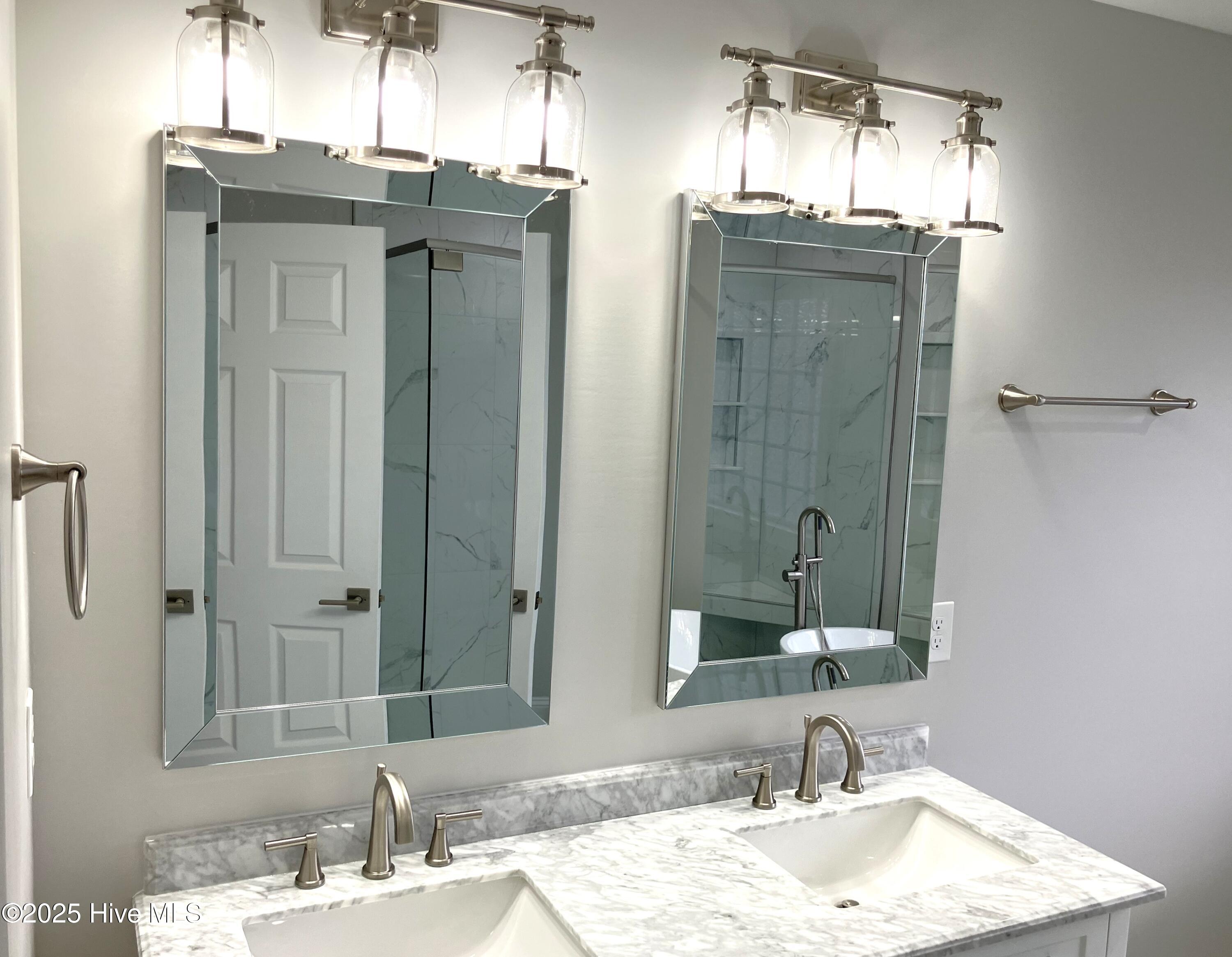 100514031 | Photo 26