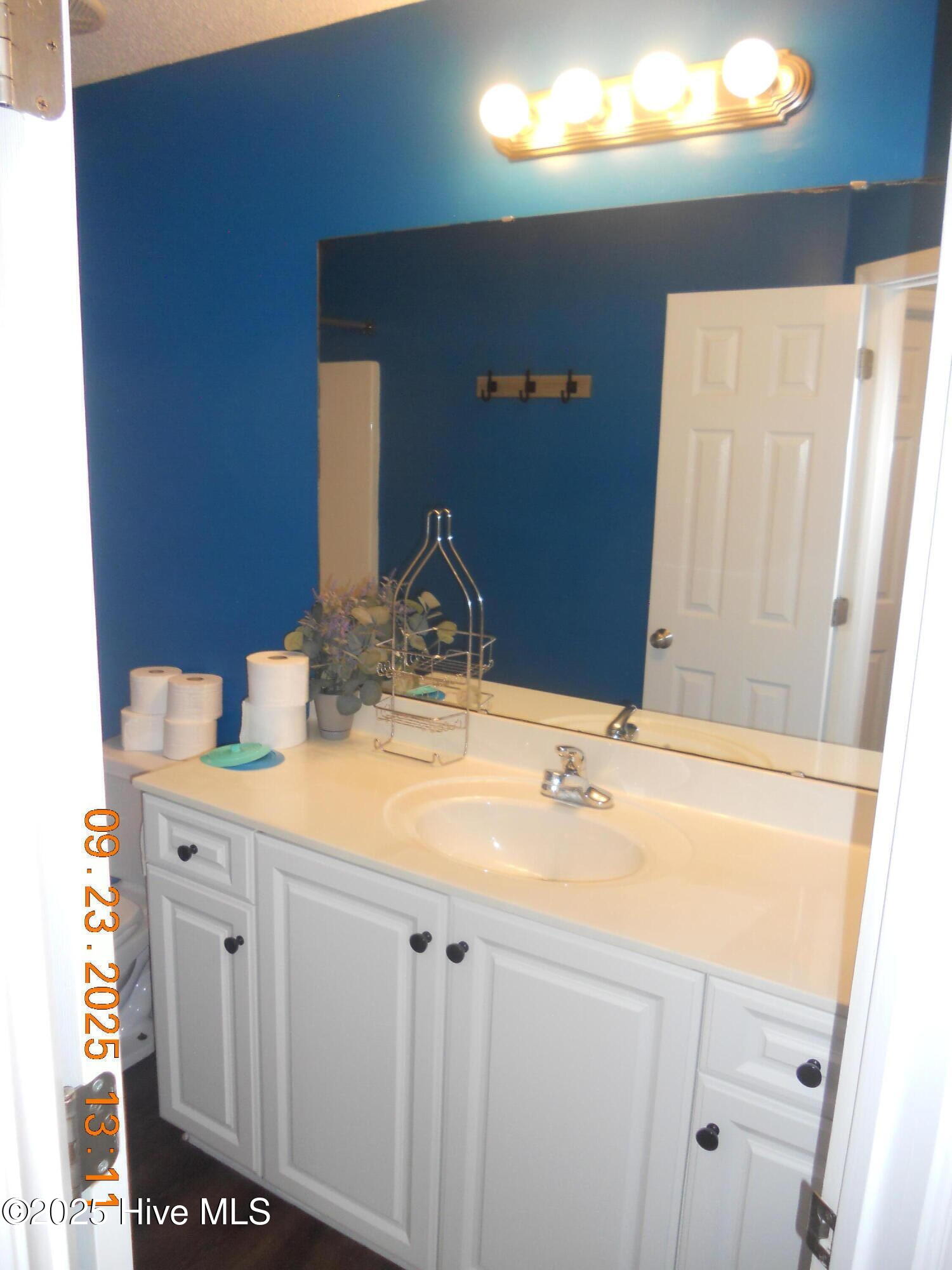 100532351 | Photo 36