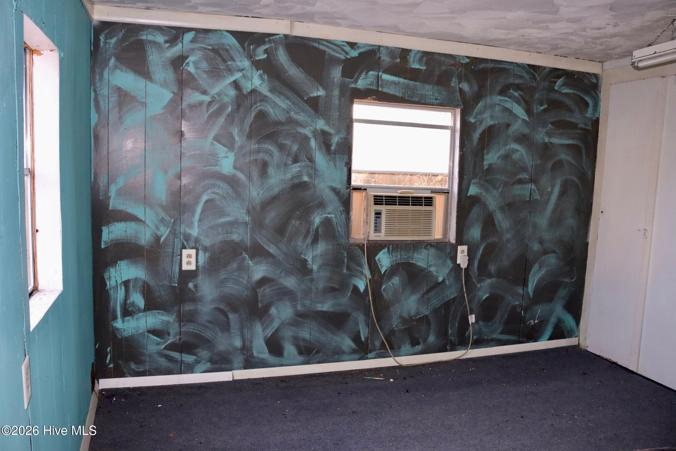 100547933 | Photo 47