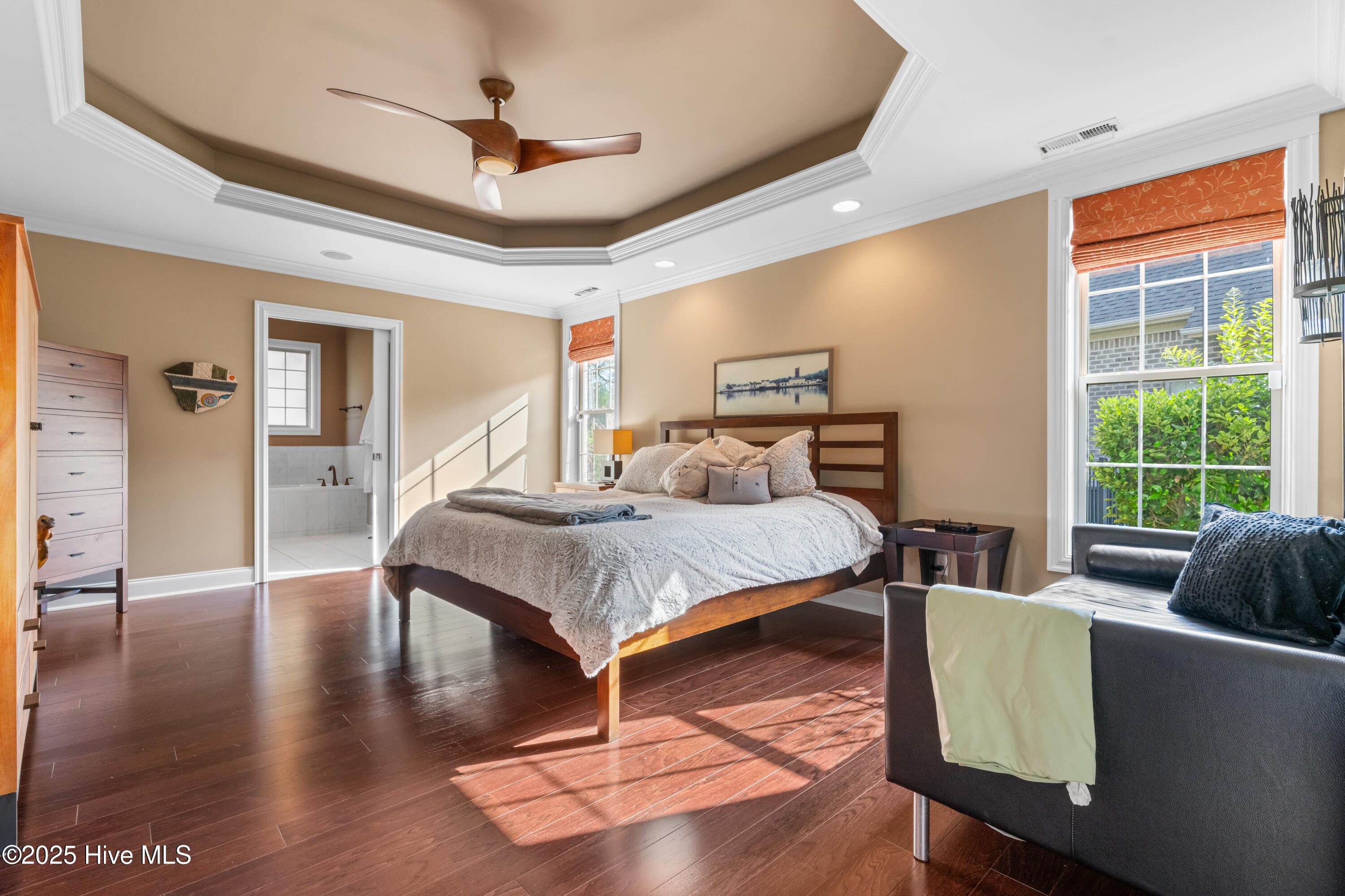 100510416 | Photo 17