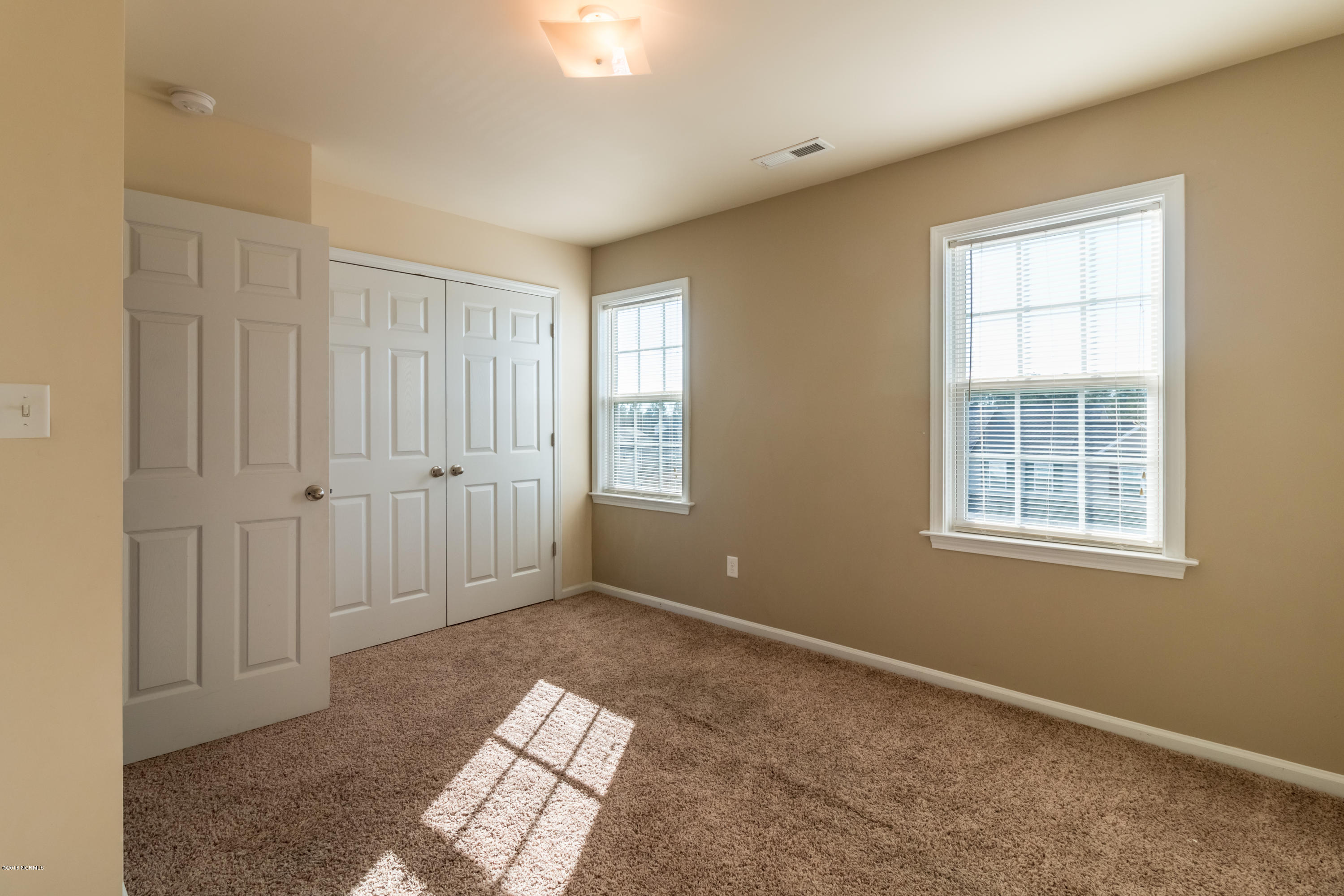 100532660 | Photo 10