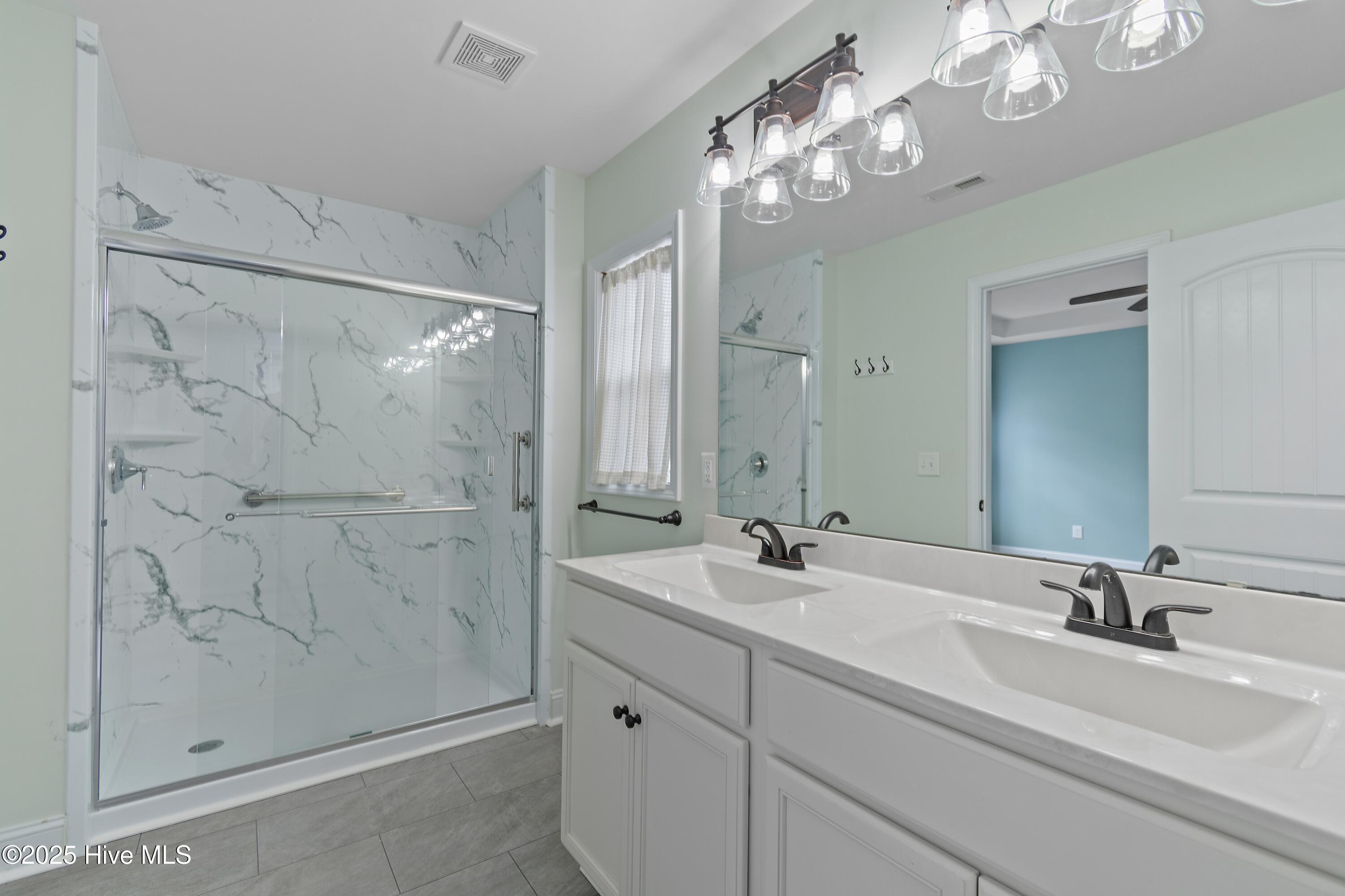 100539694 | Photo 17