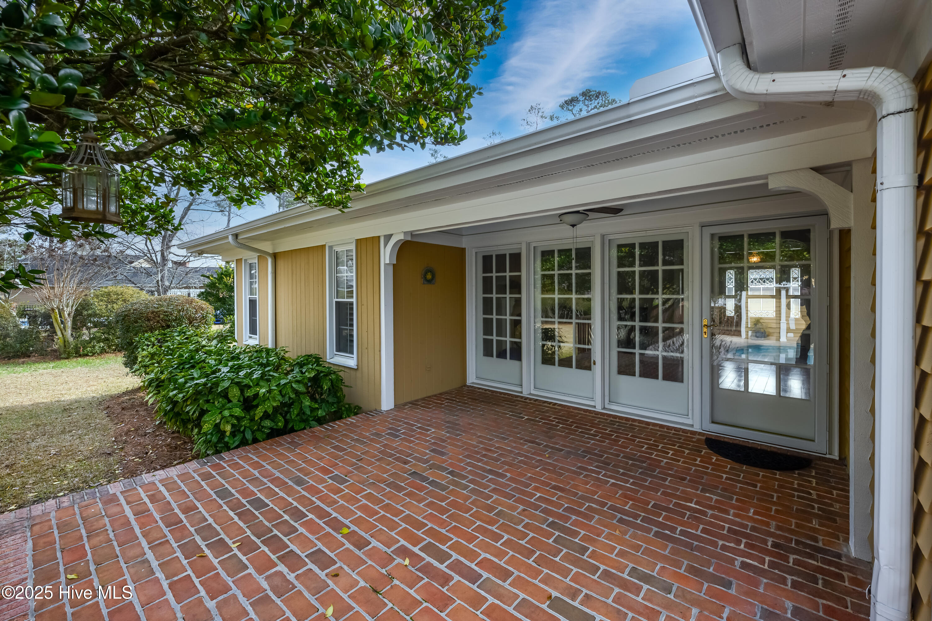 100485107 | Photo 32