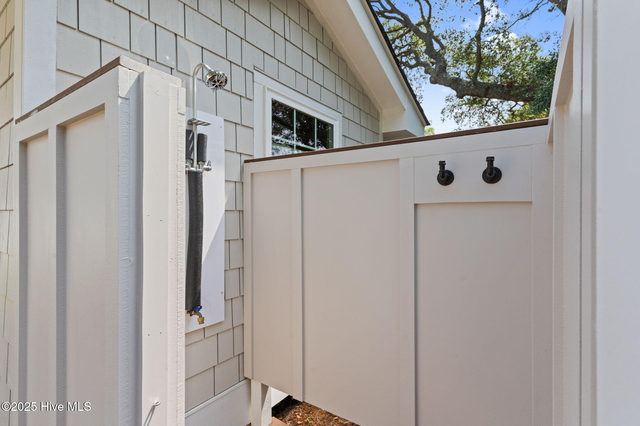 100492743 | Photo 41