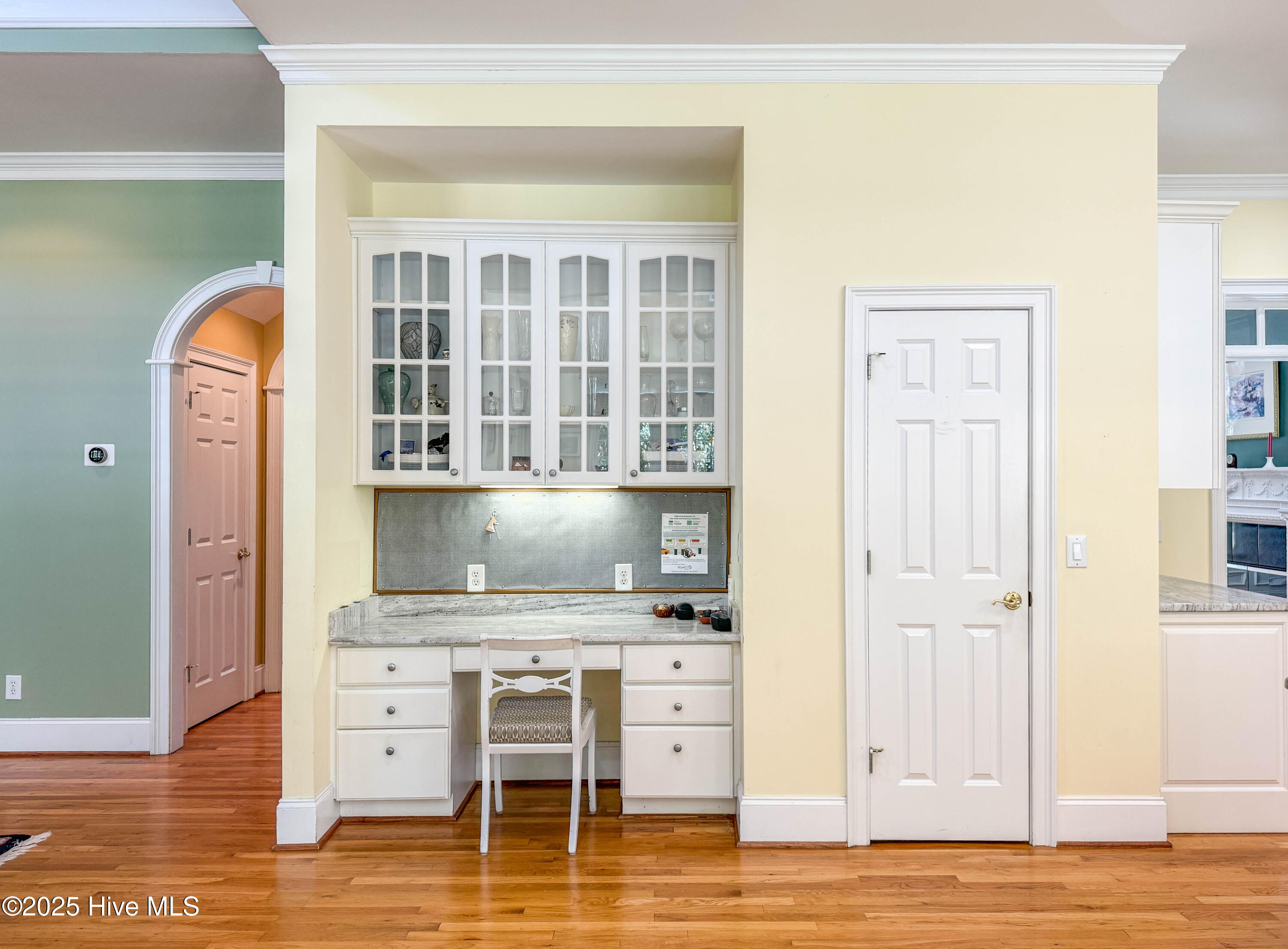 100561292 | Photo 31