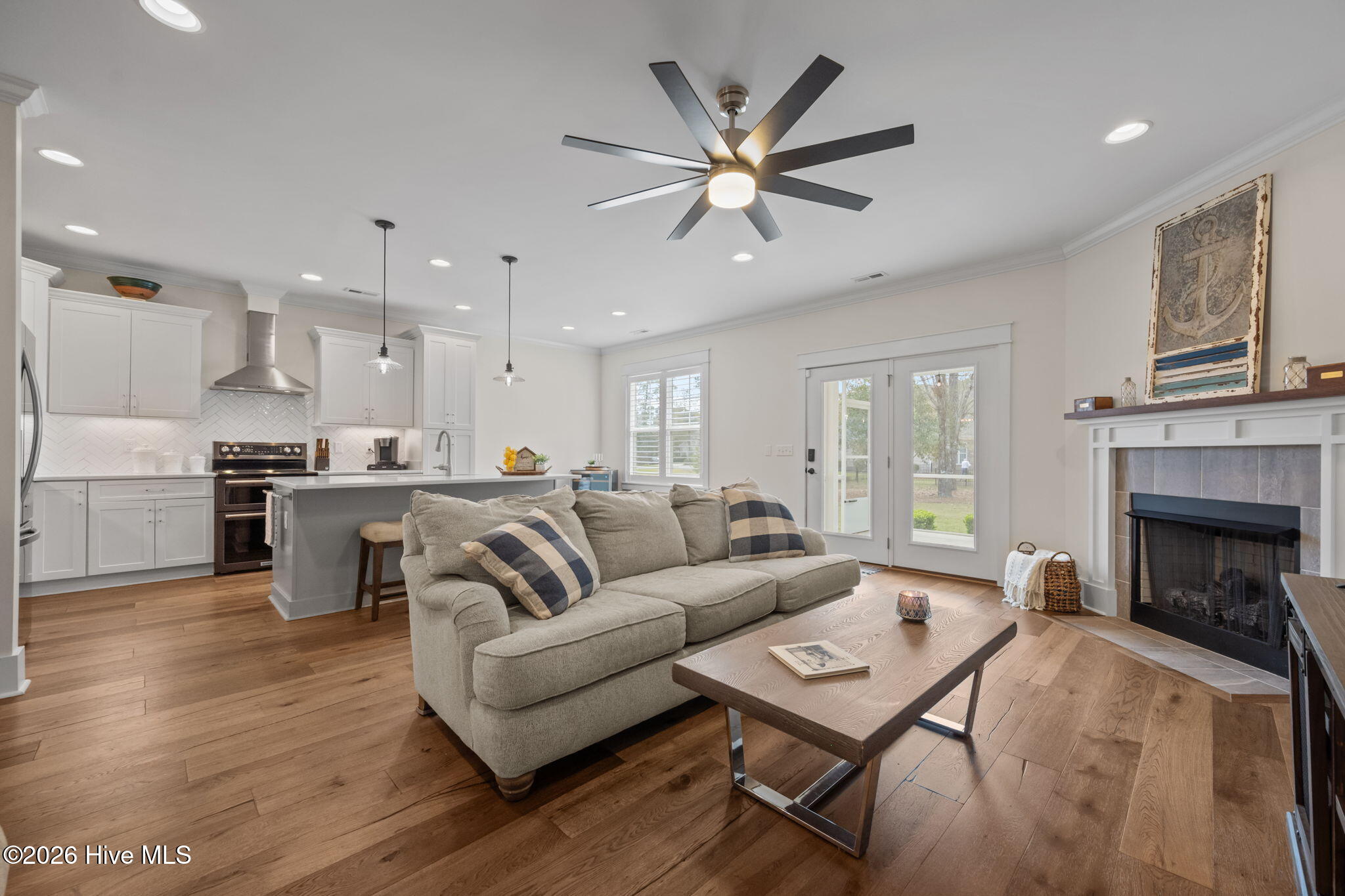 100562487 | Photo 19