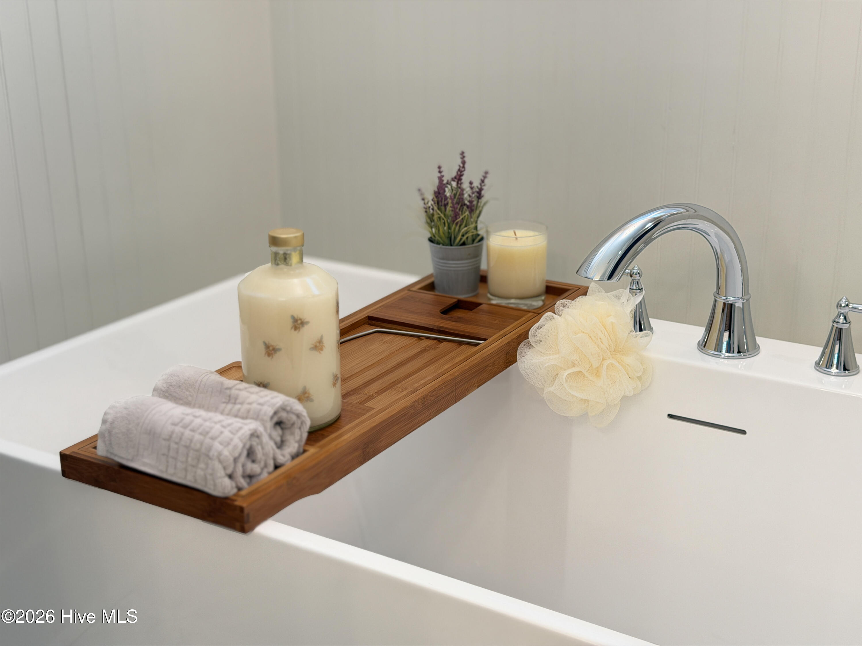 100562941 | Photo 40