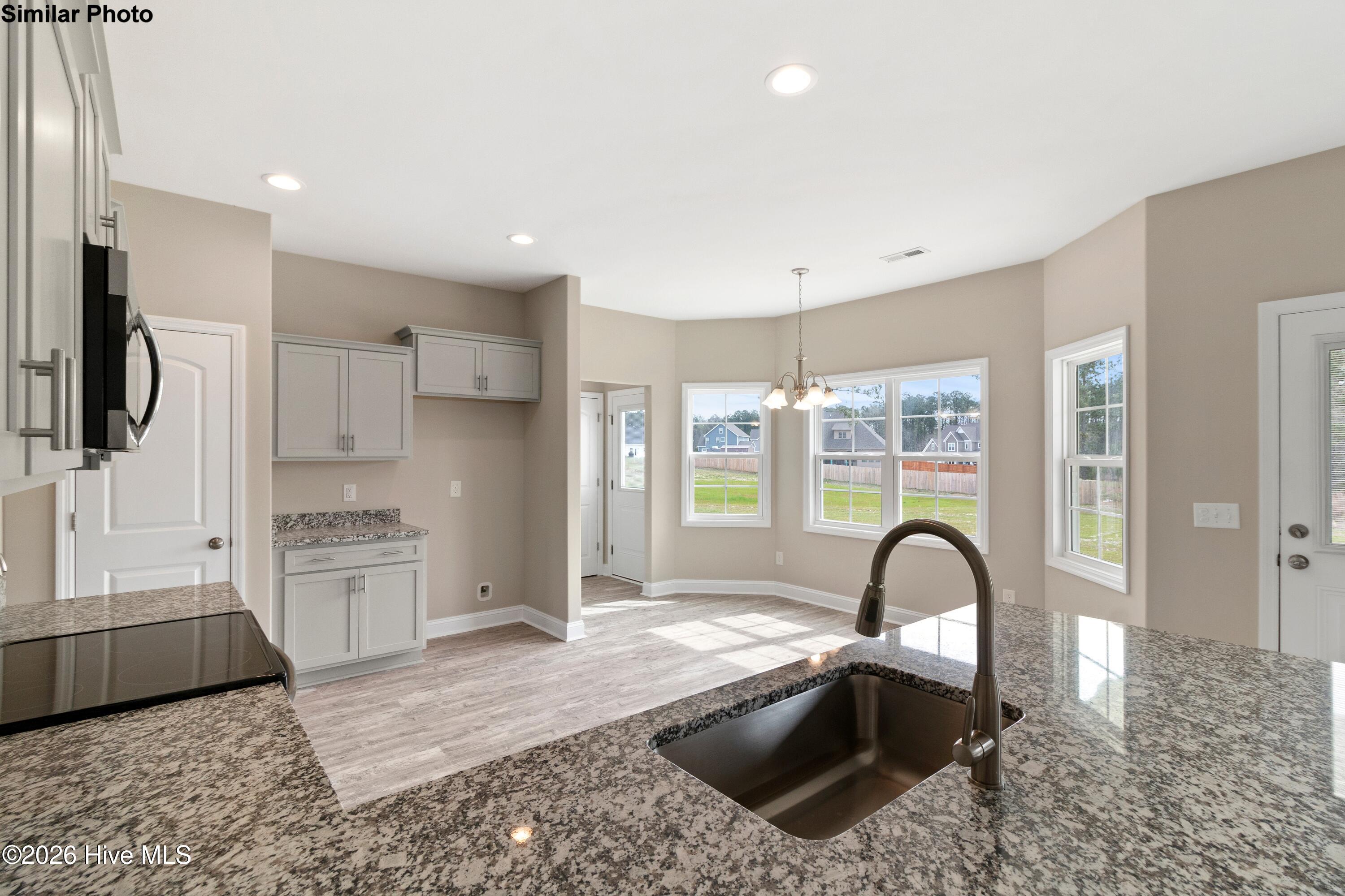 100552213 | Photo 14