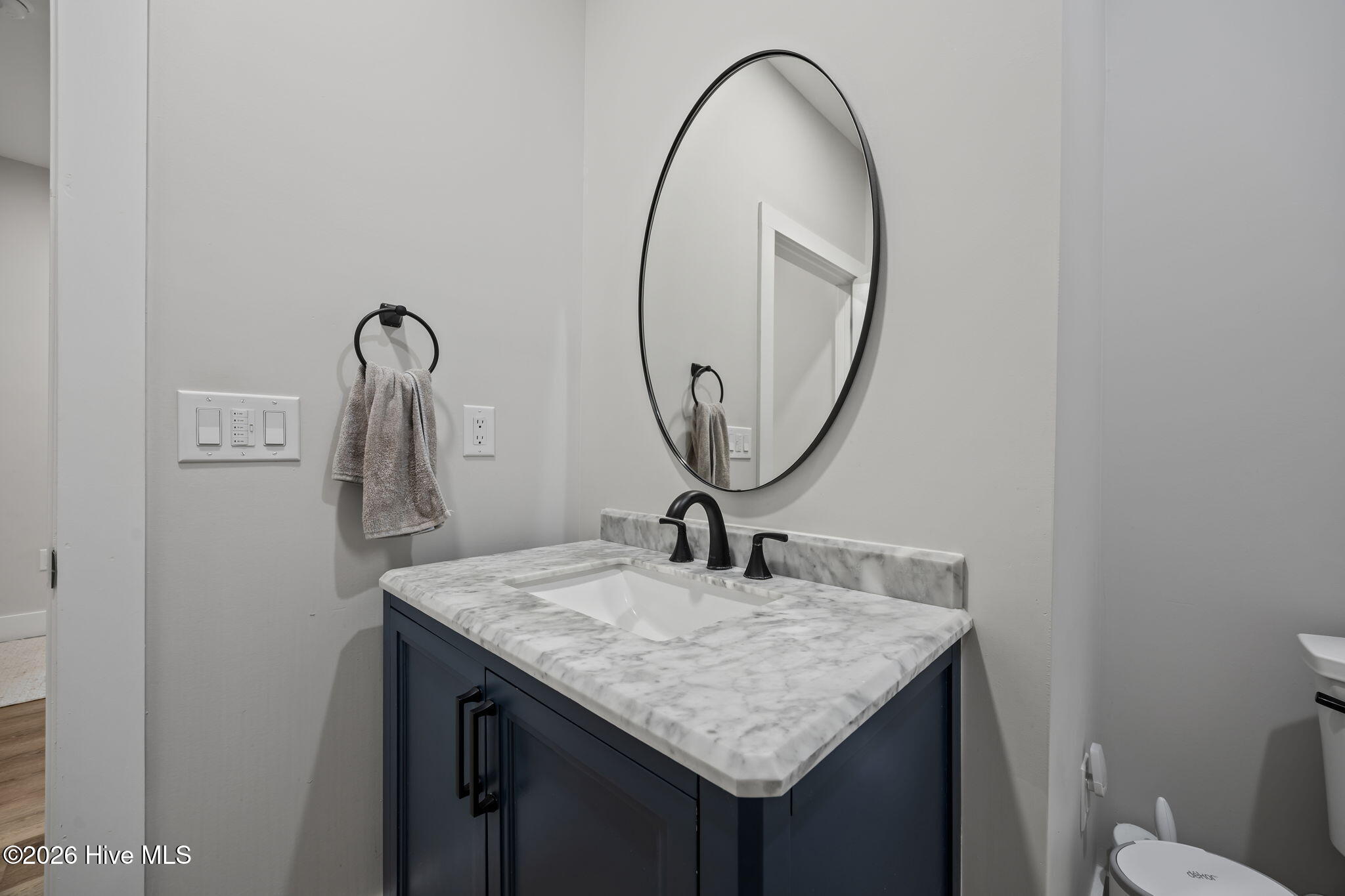 100563547 | Photo 30