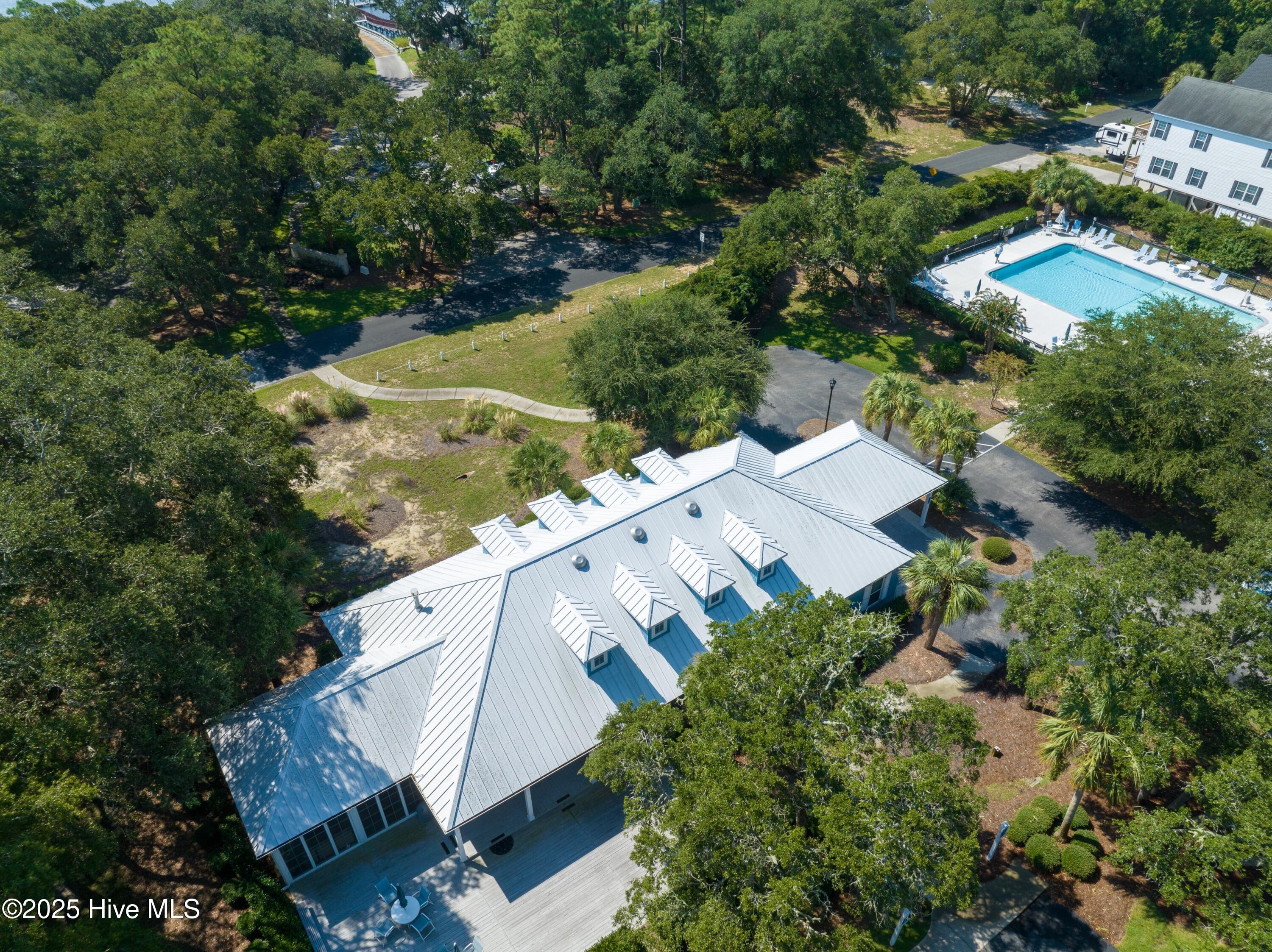 100520830 | Photo 92