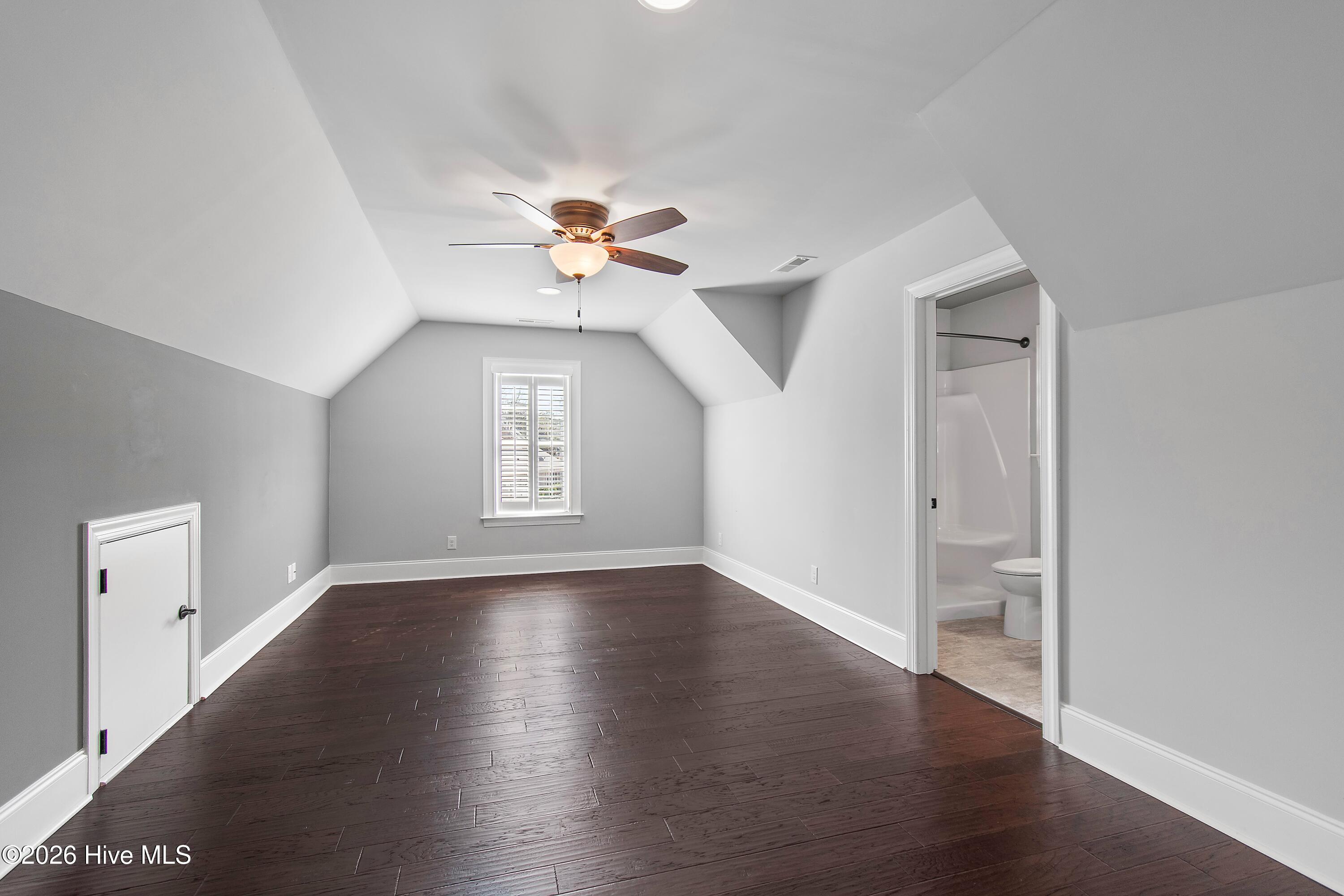 100554022 | Photo 43