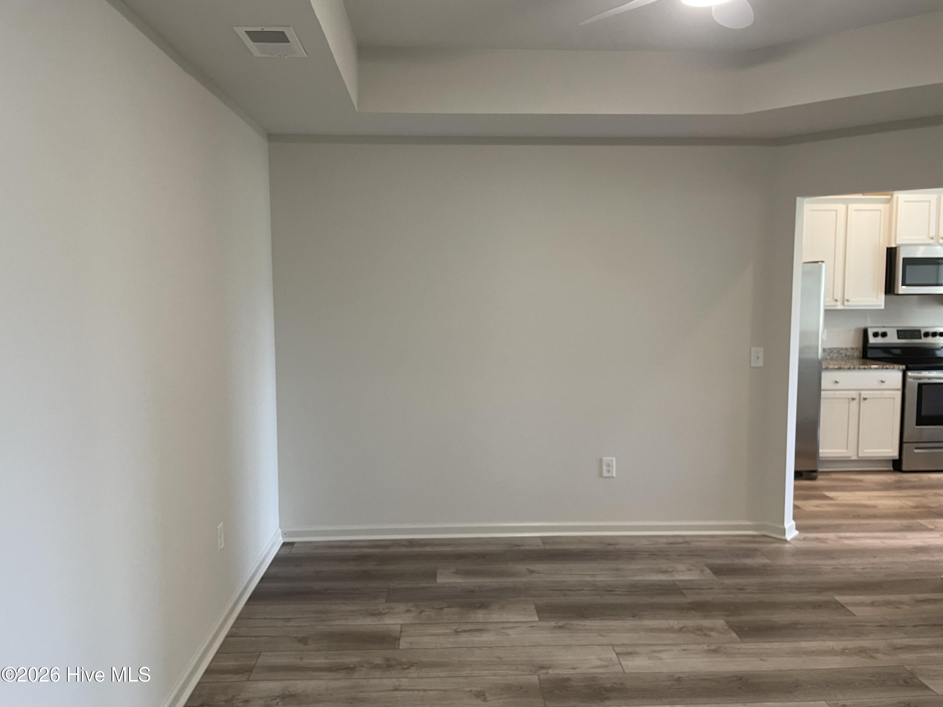 100586781 | Photo 24