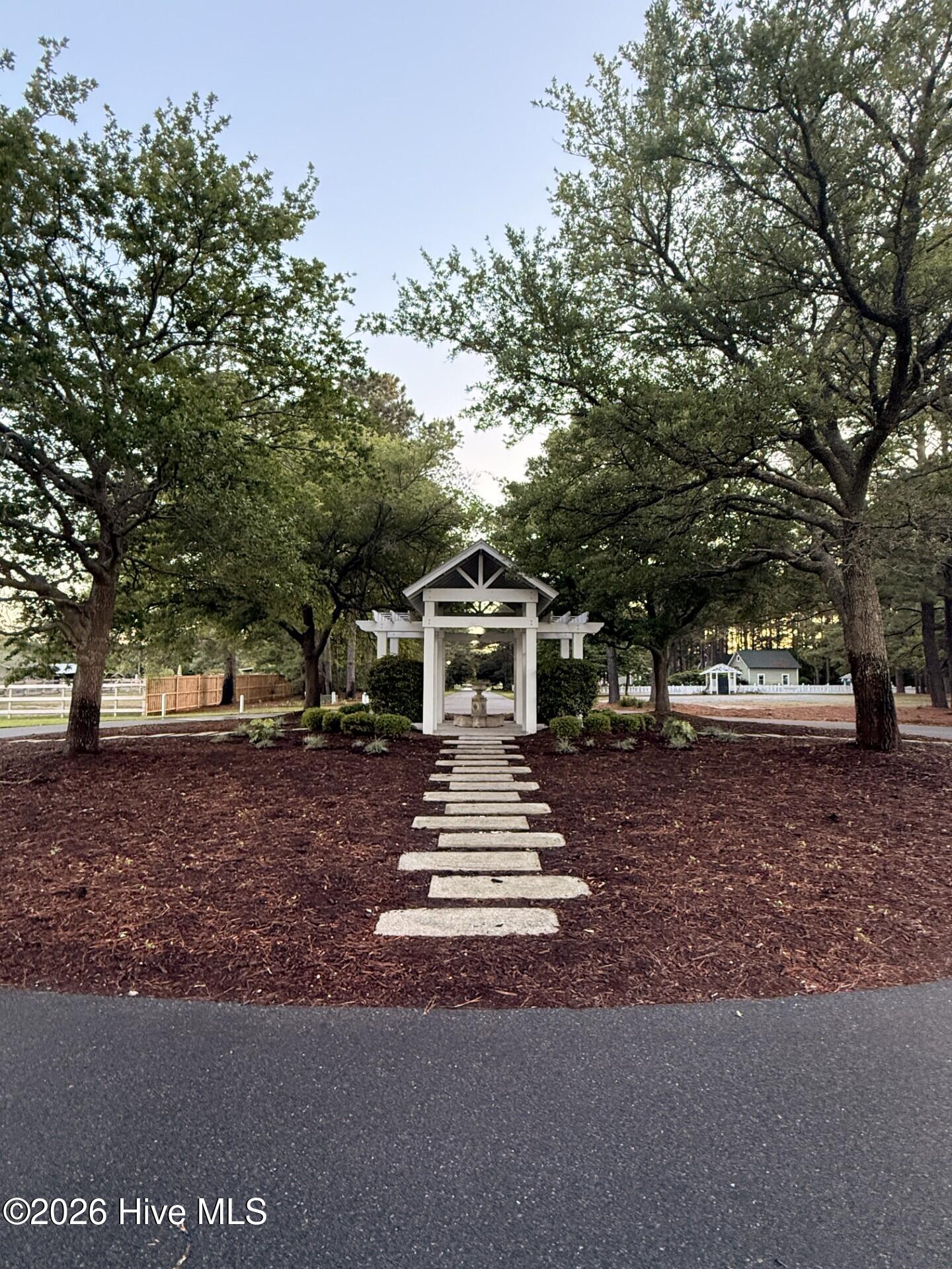 100569921 | Photo 47