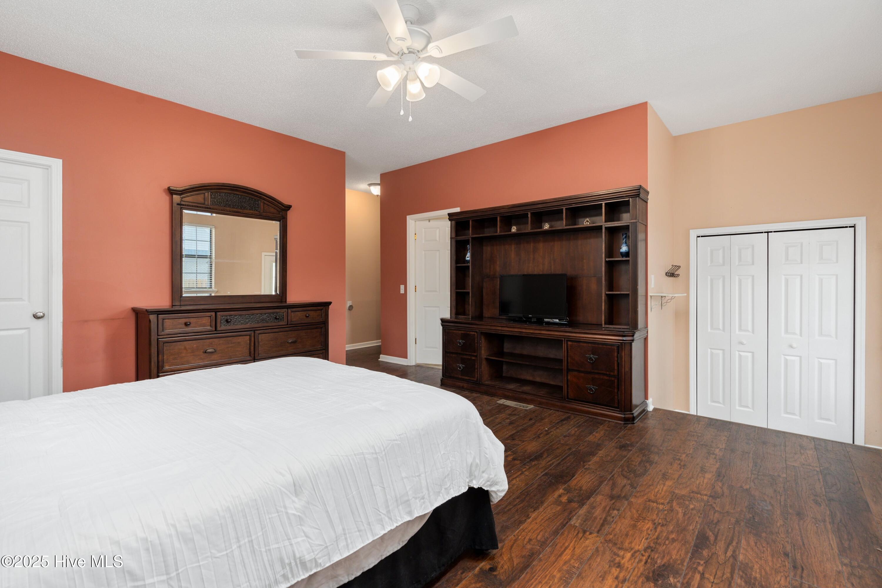 100536275 | Photo 37