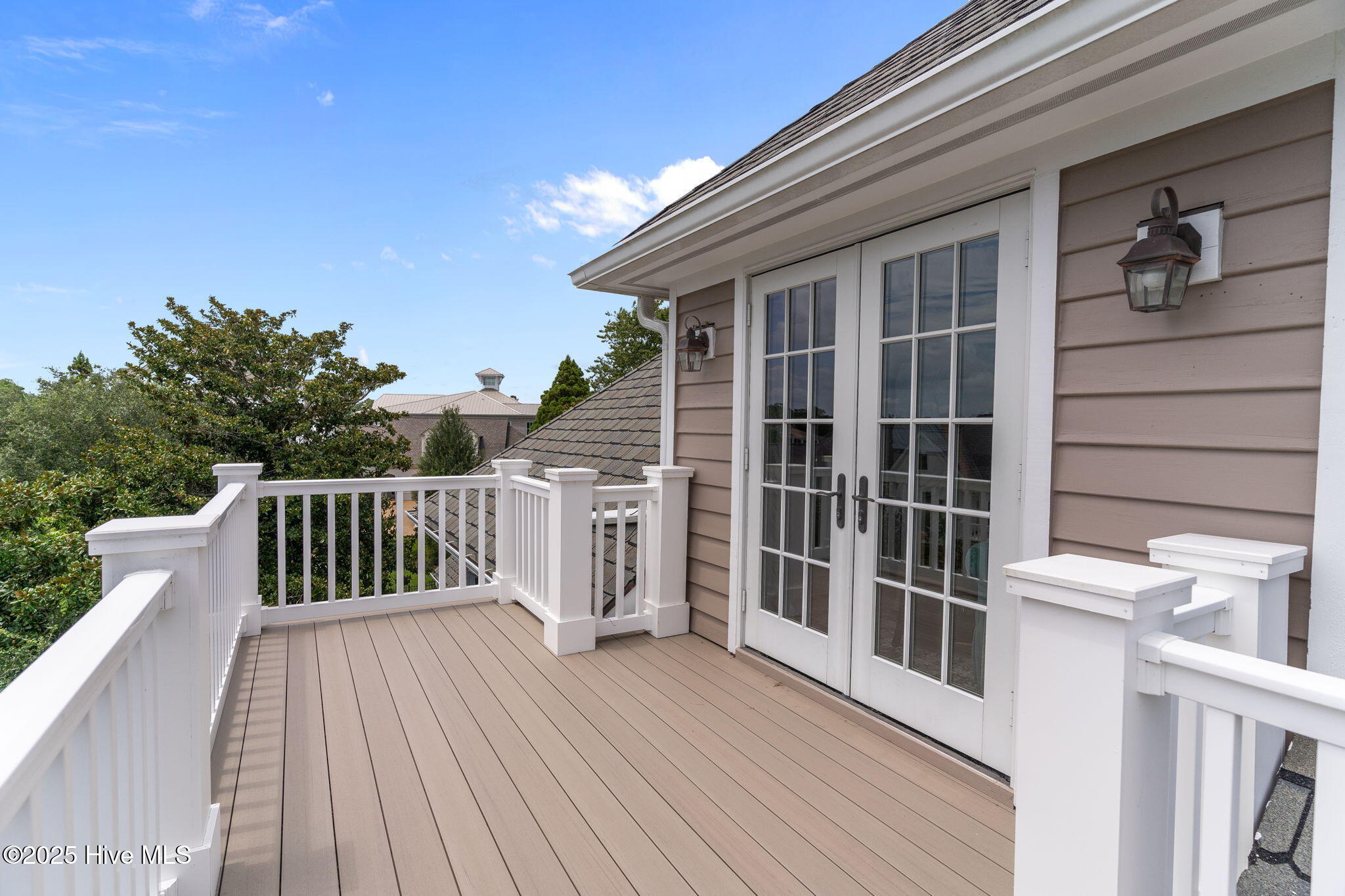 100553124 | Photo 61