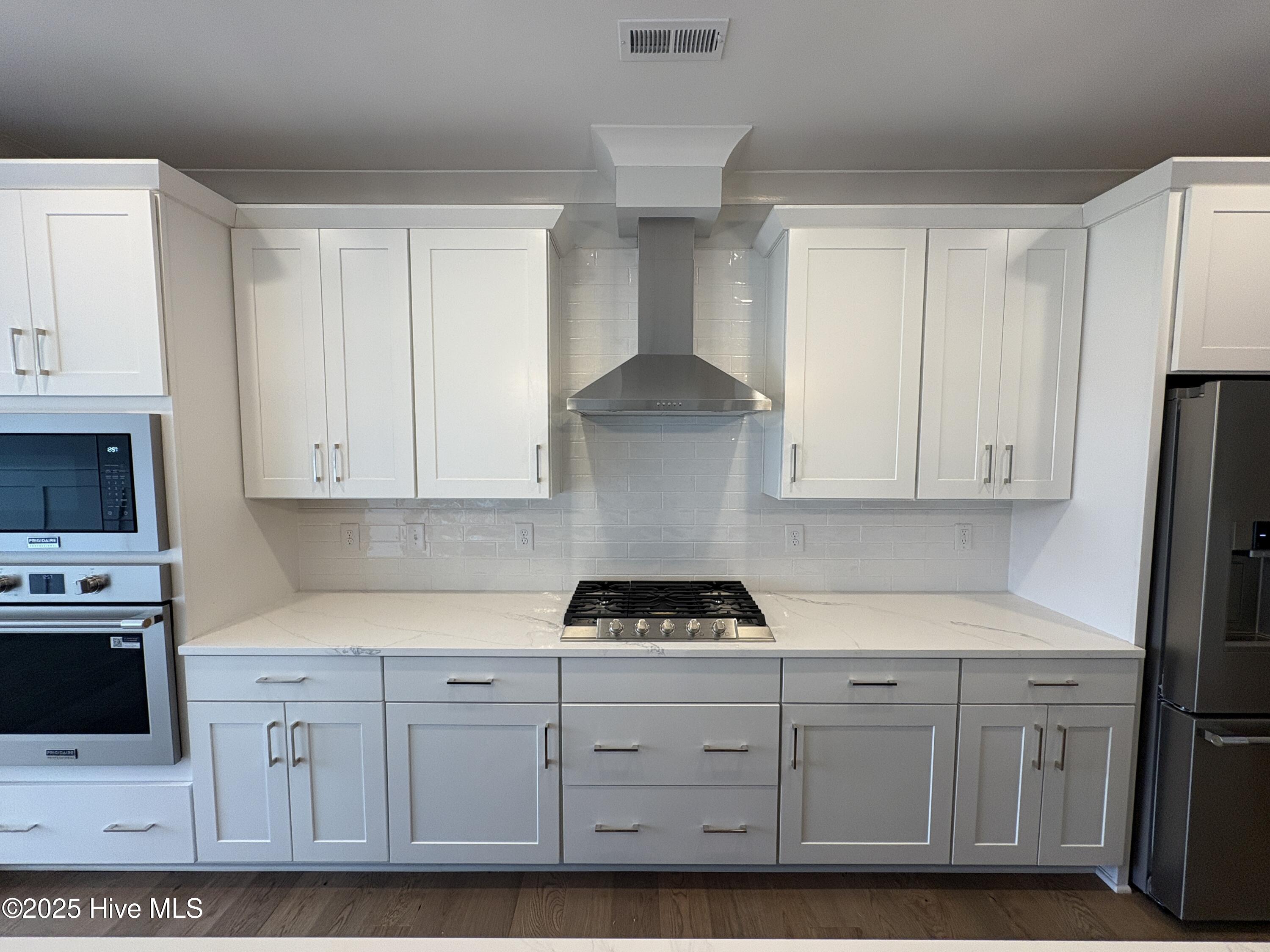 100521777 | Photo 13