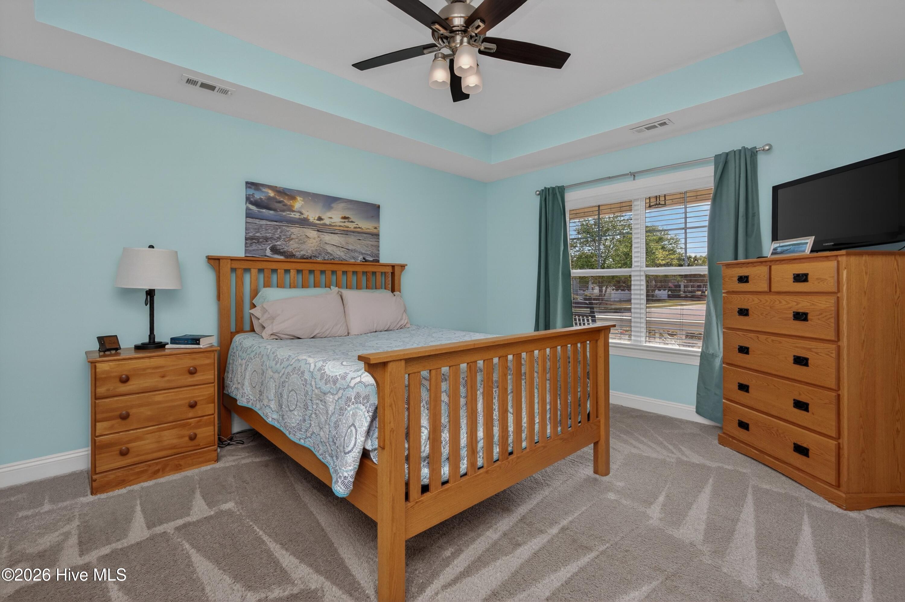 100566210 | Photo 17