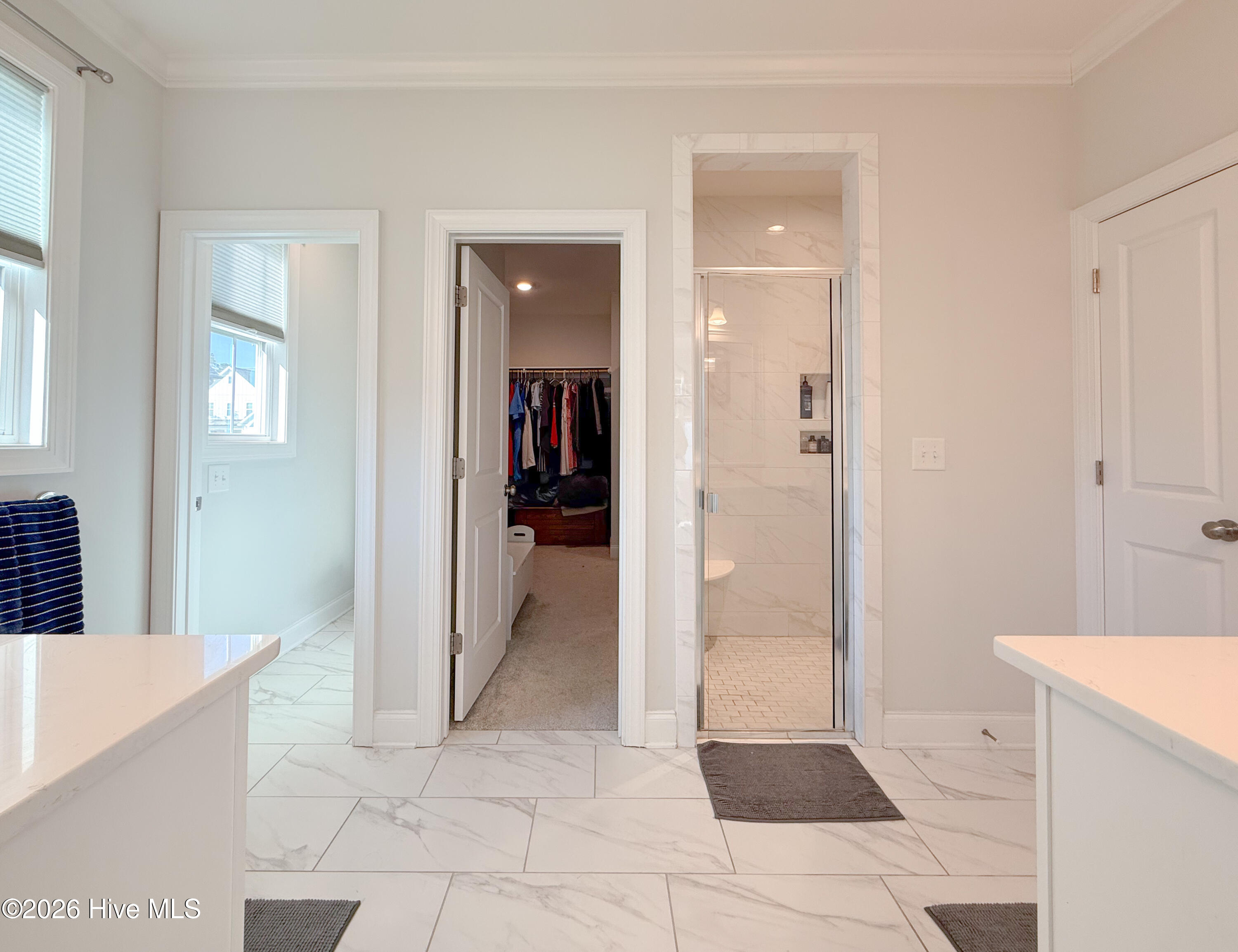 100567915 | Photo 42