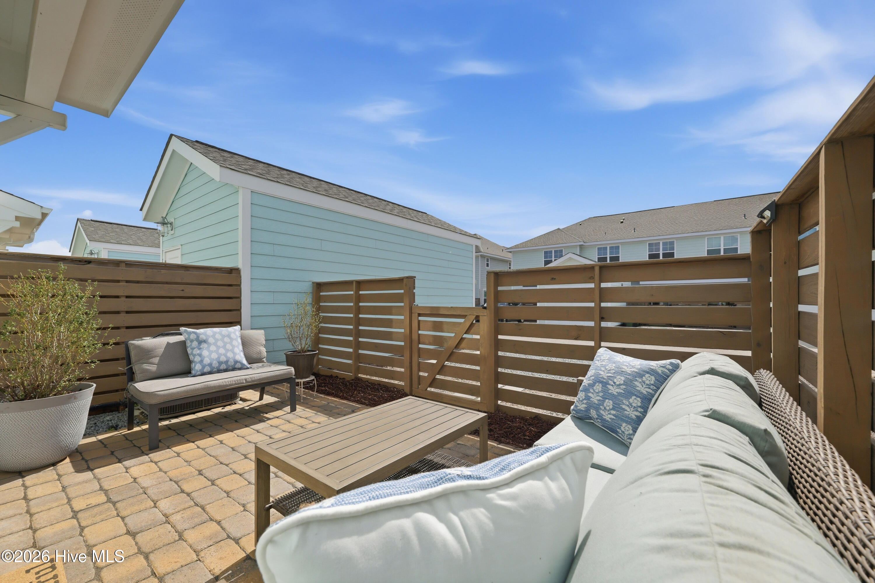 100558751 | Photo 19