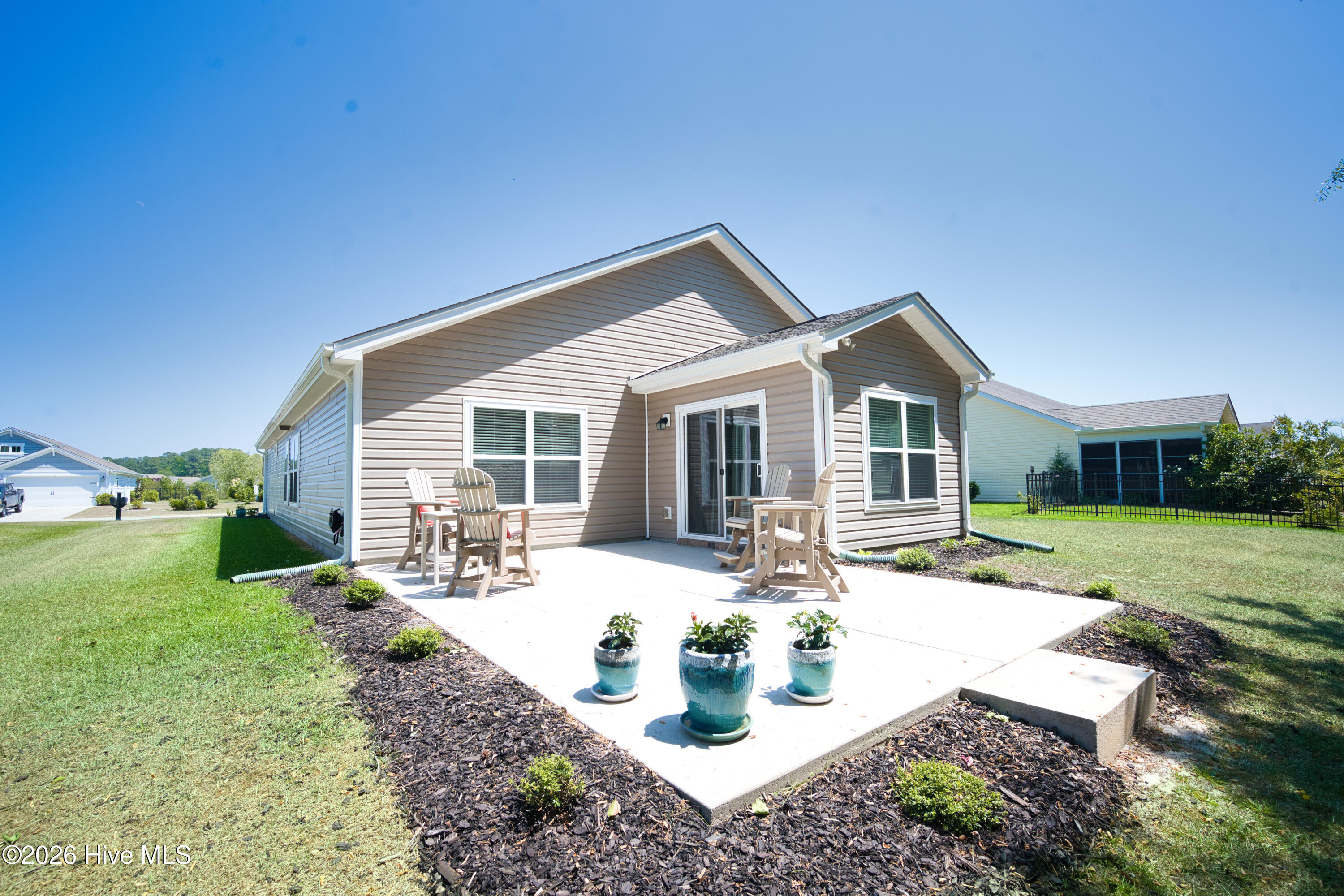 100569889 | Photo 12