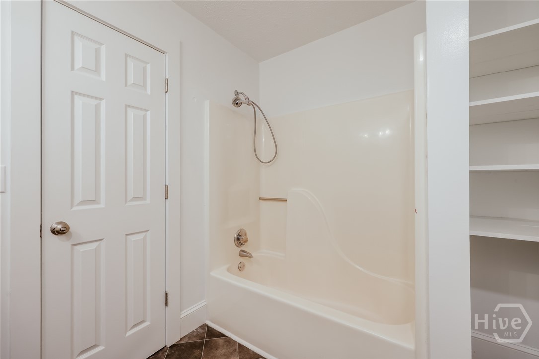 155 Hunters Pointe Drive