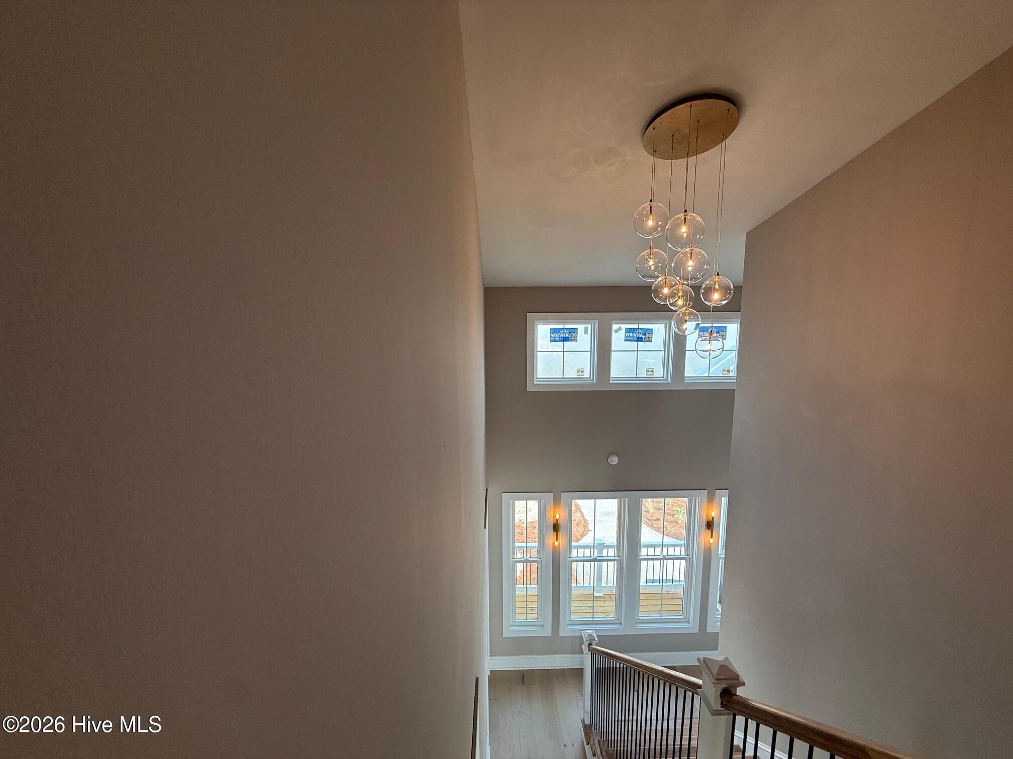 100554373 | Photo 23