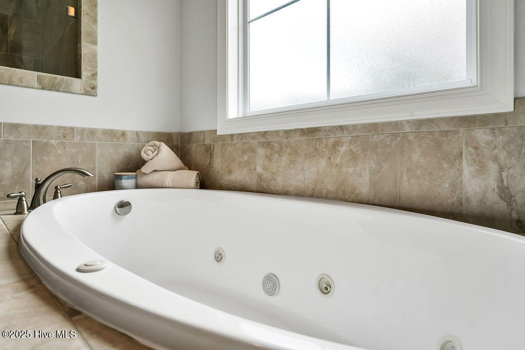 100514876 | Photo 38