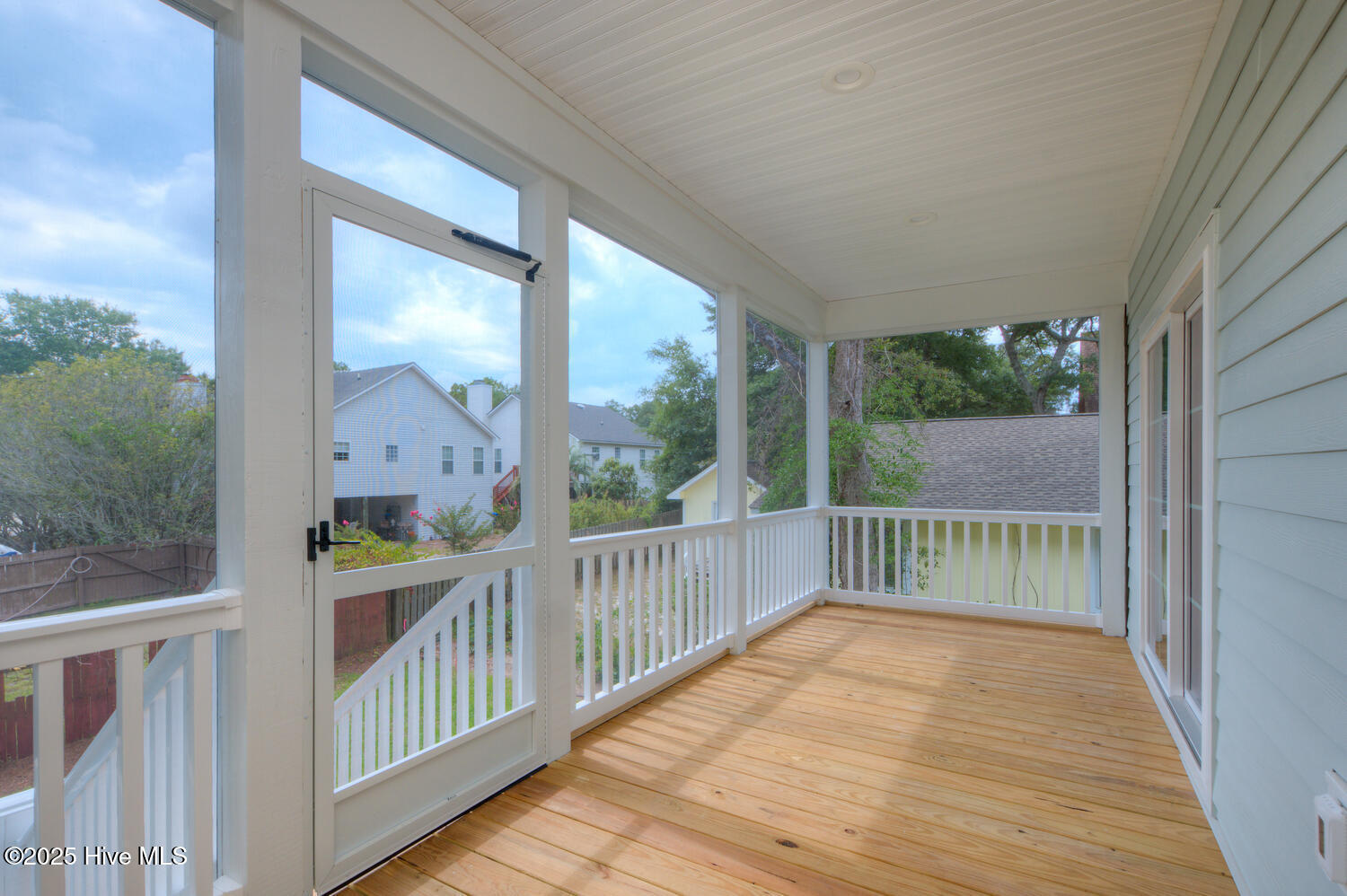 100502884 | Photo 18