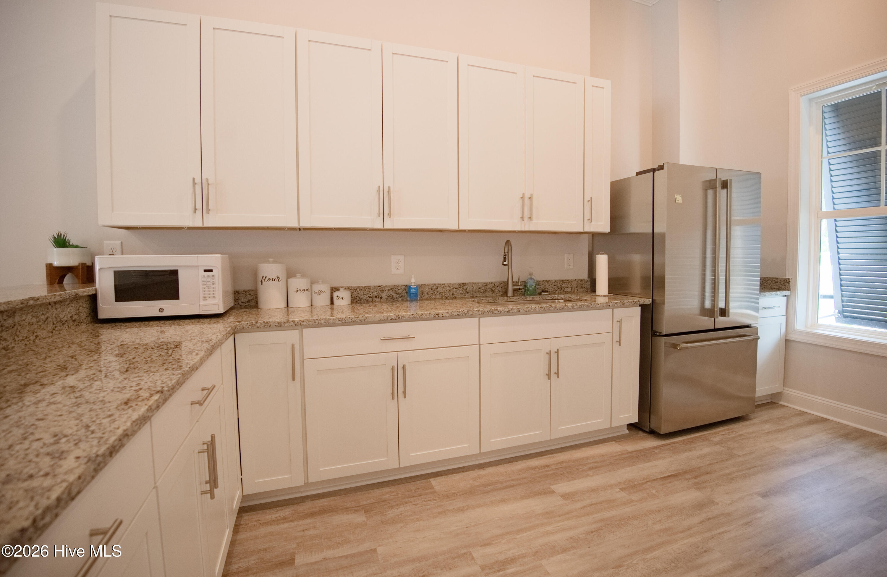 100559386 | Photo 66