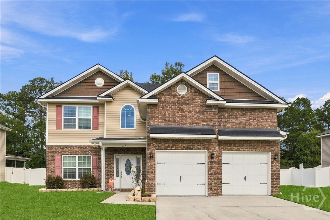 Single family home for sale at 917 Oak Crst Dr, Hinesville, GA 31313 | MLS# SA367255