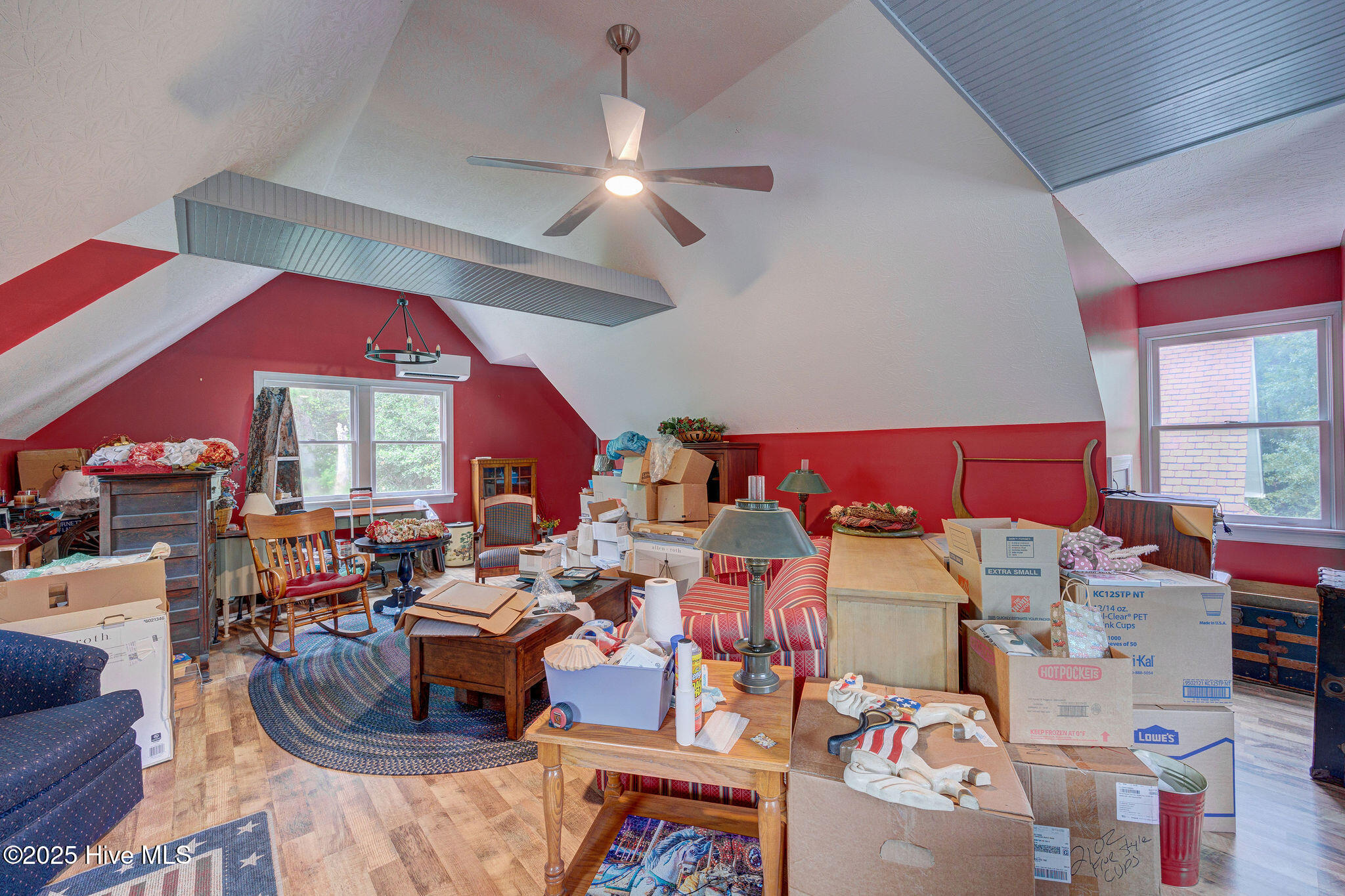 100553041 | Photo 35